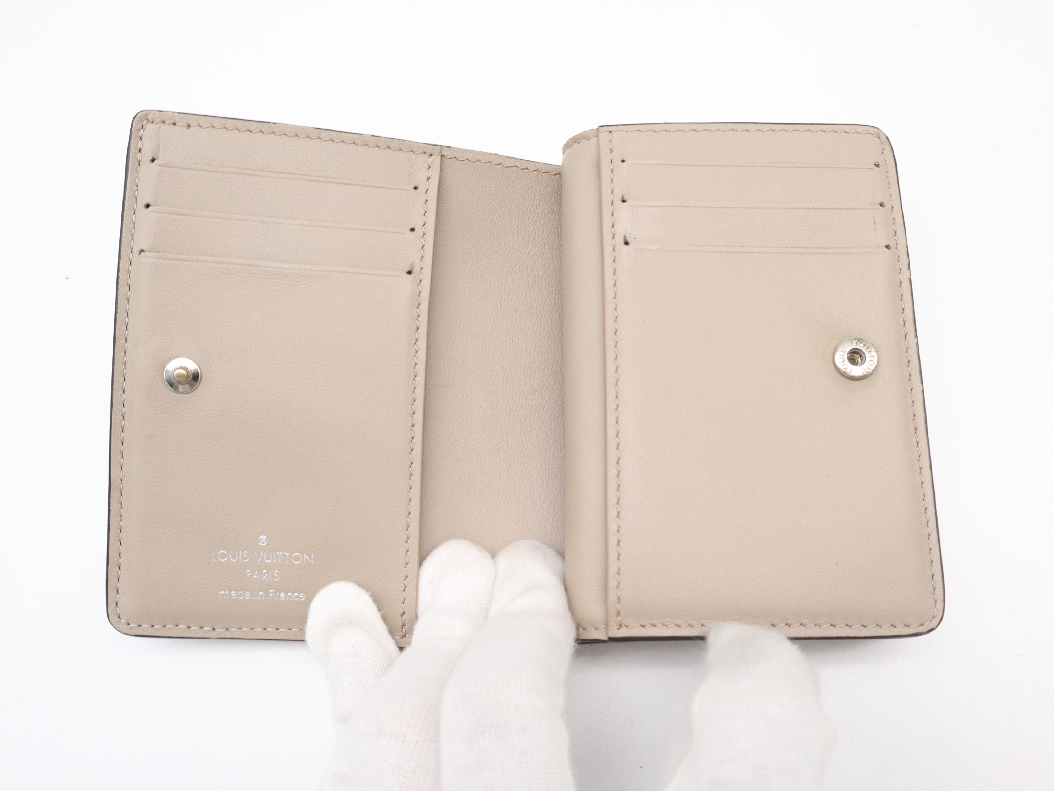 M80817 Mahina Portefeuille Claire Galet Wallet with Dust Bag, RFID ID Tested. — view 8