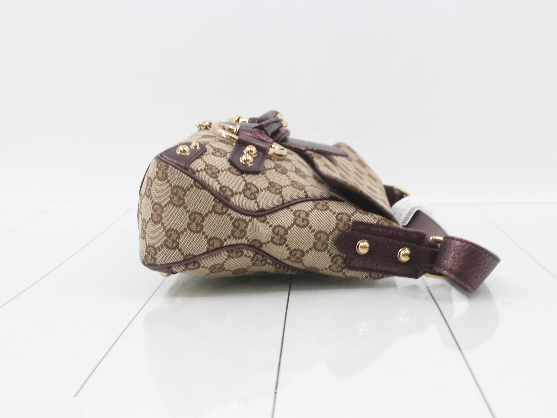 One-shoulder bag, Horsebit design, GG canvas. — view 3