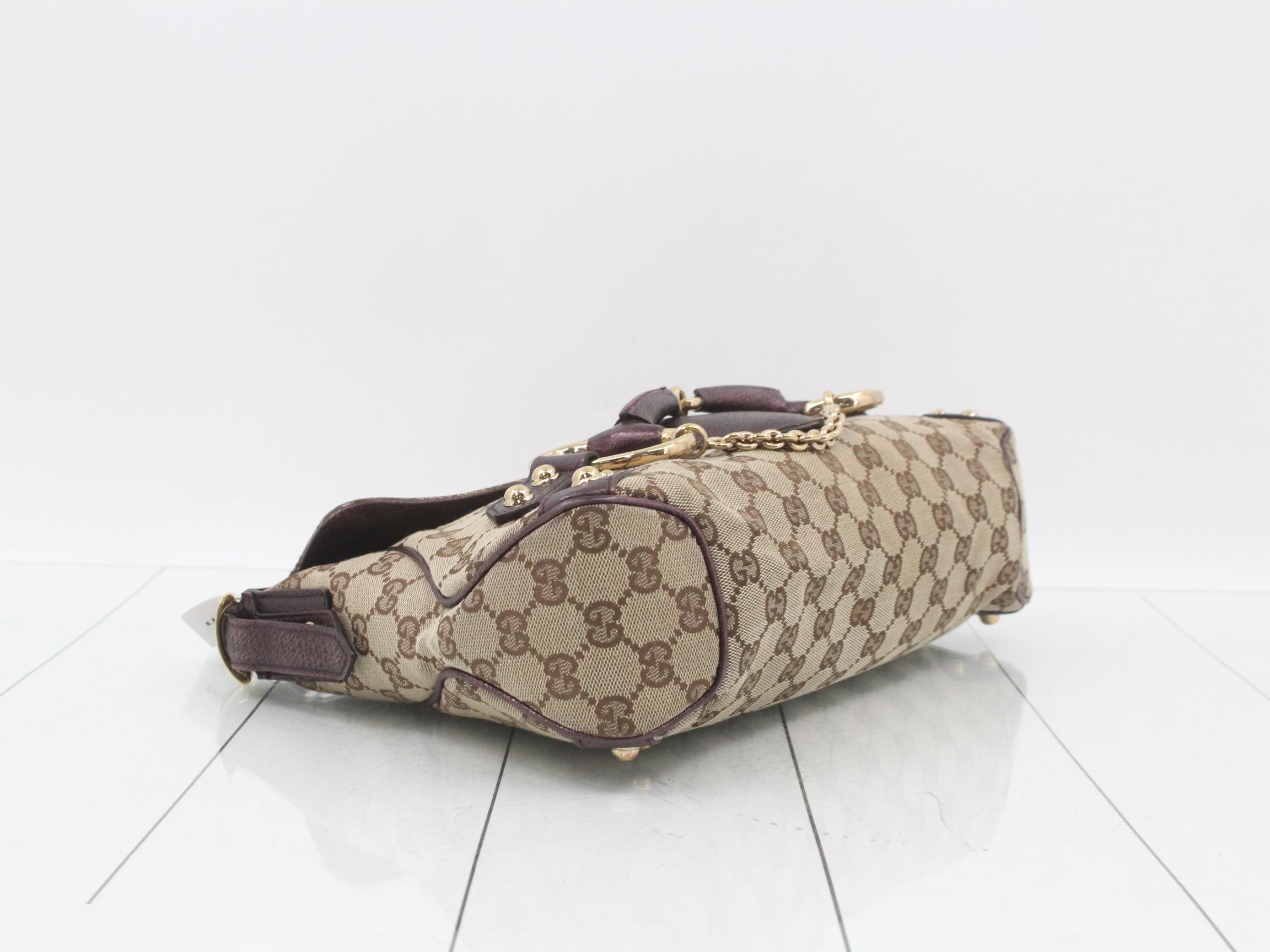 One-shoulder bag, Horsebit design, GG canvas. — view 5