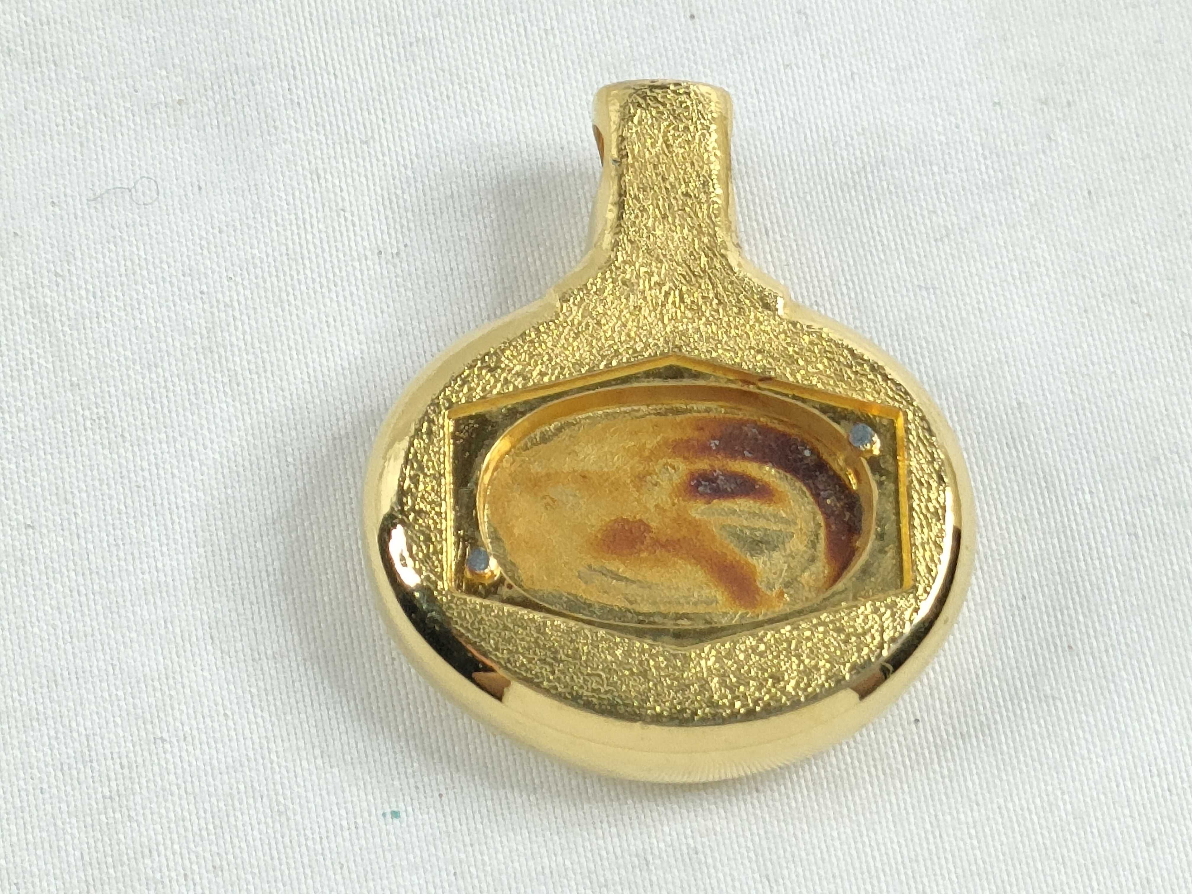 perfume charm — view 2