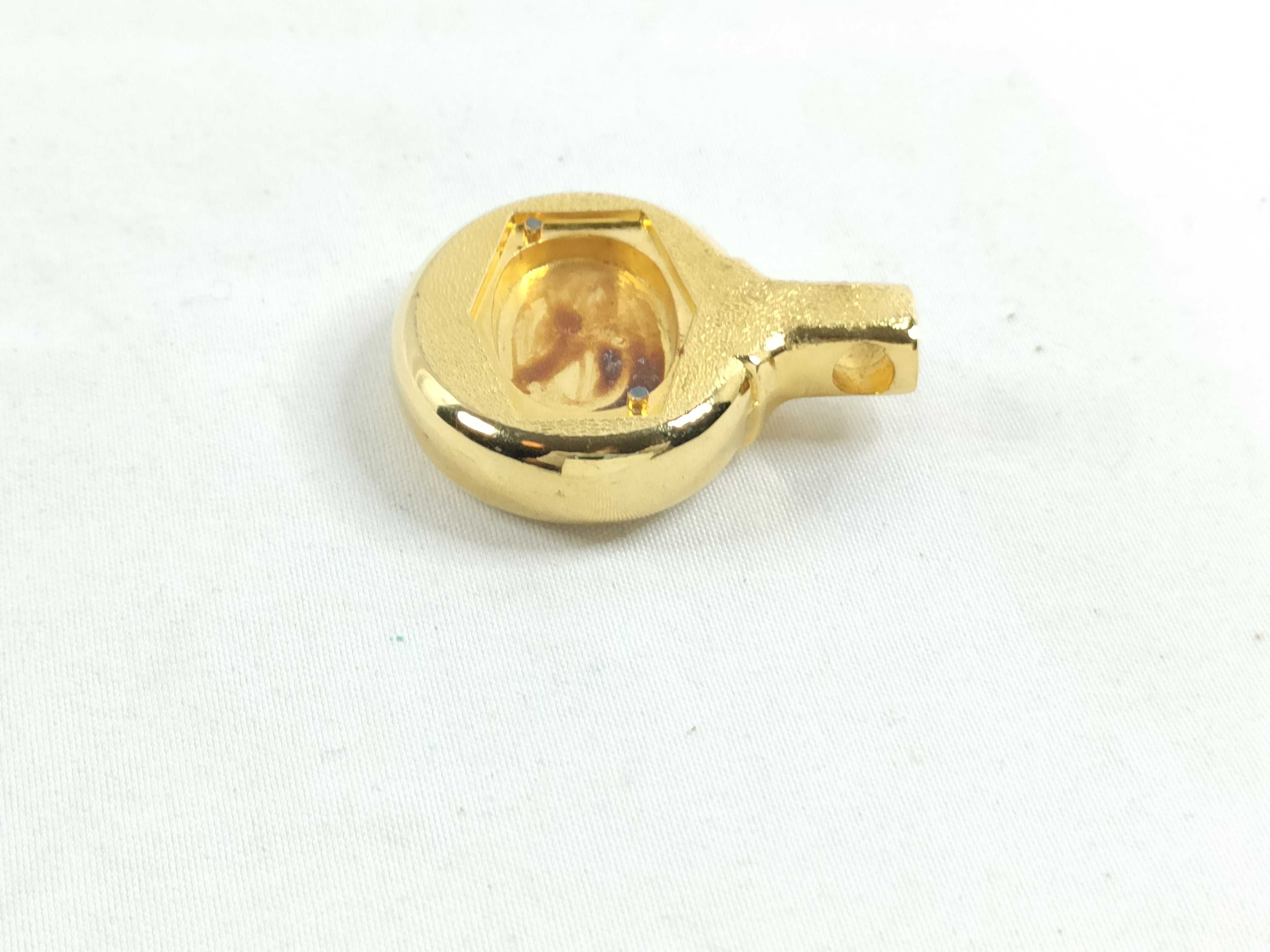 perfume charm — view 3