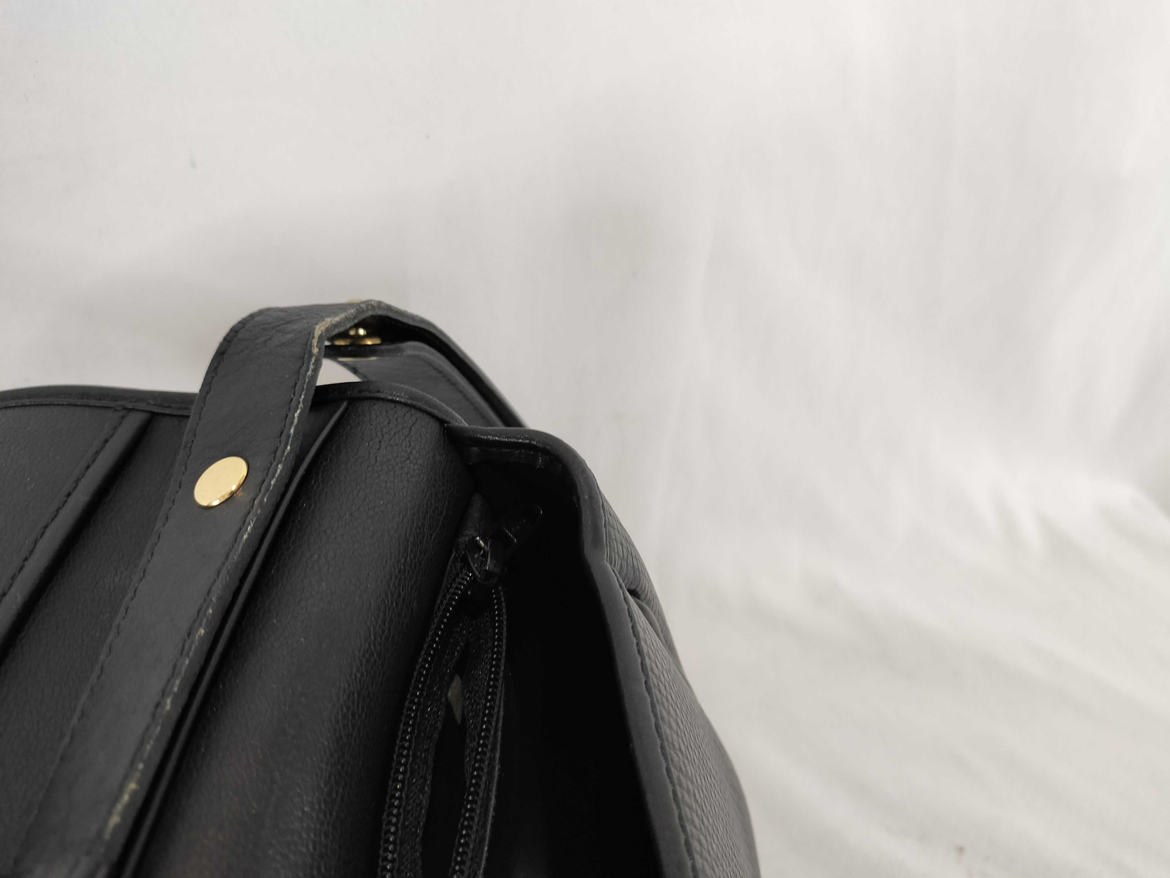CD Logo One-Shoulder Shoulder Bag — view 13