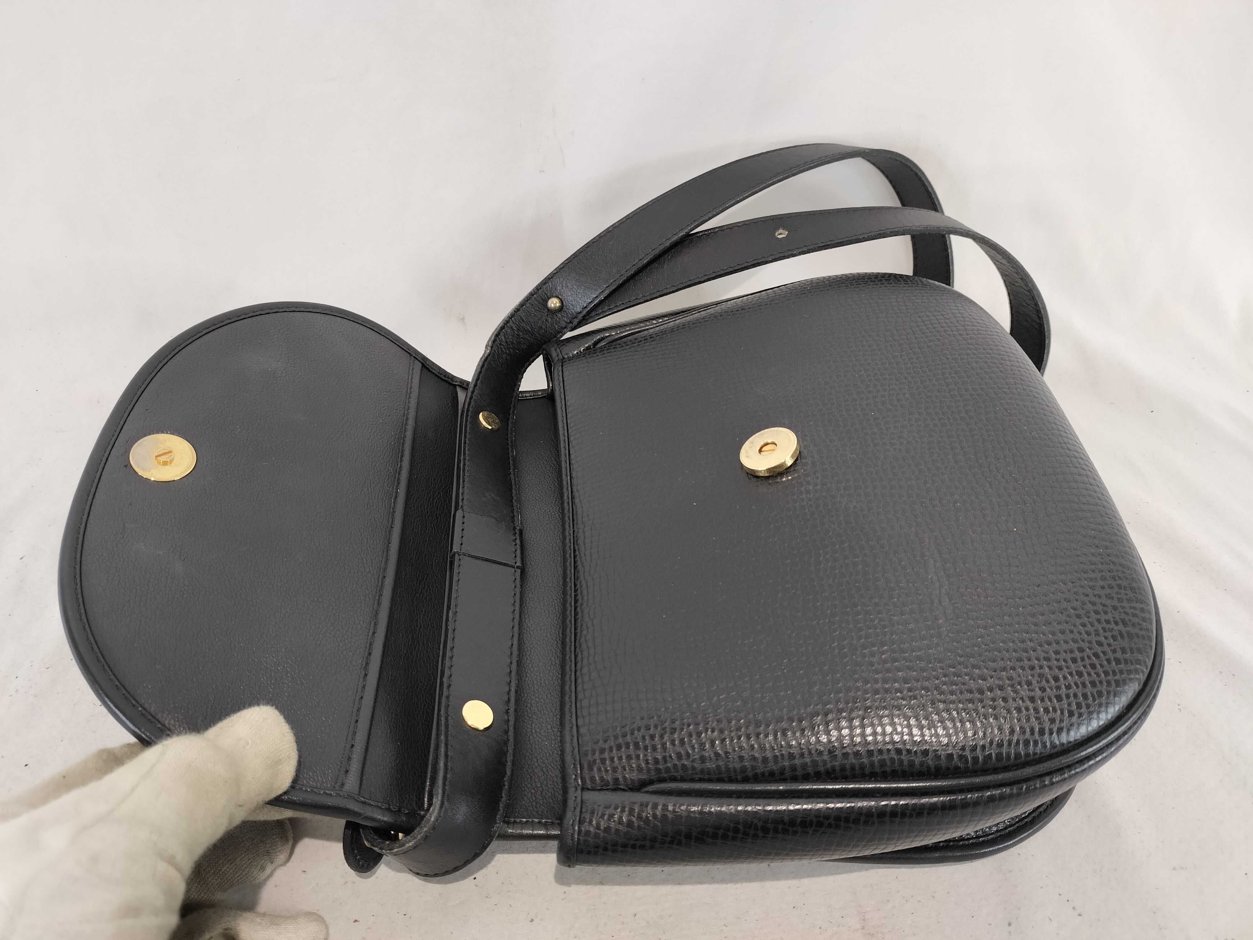 CD Logo One-Shoulder Shoulder Bag — view 9