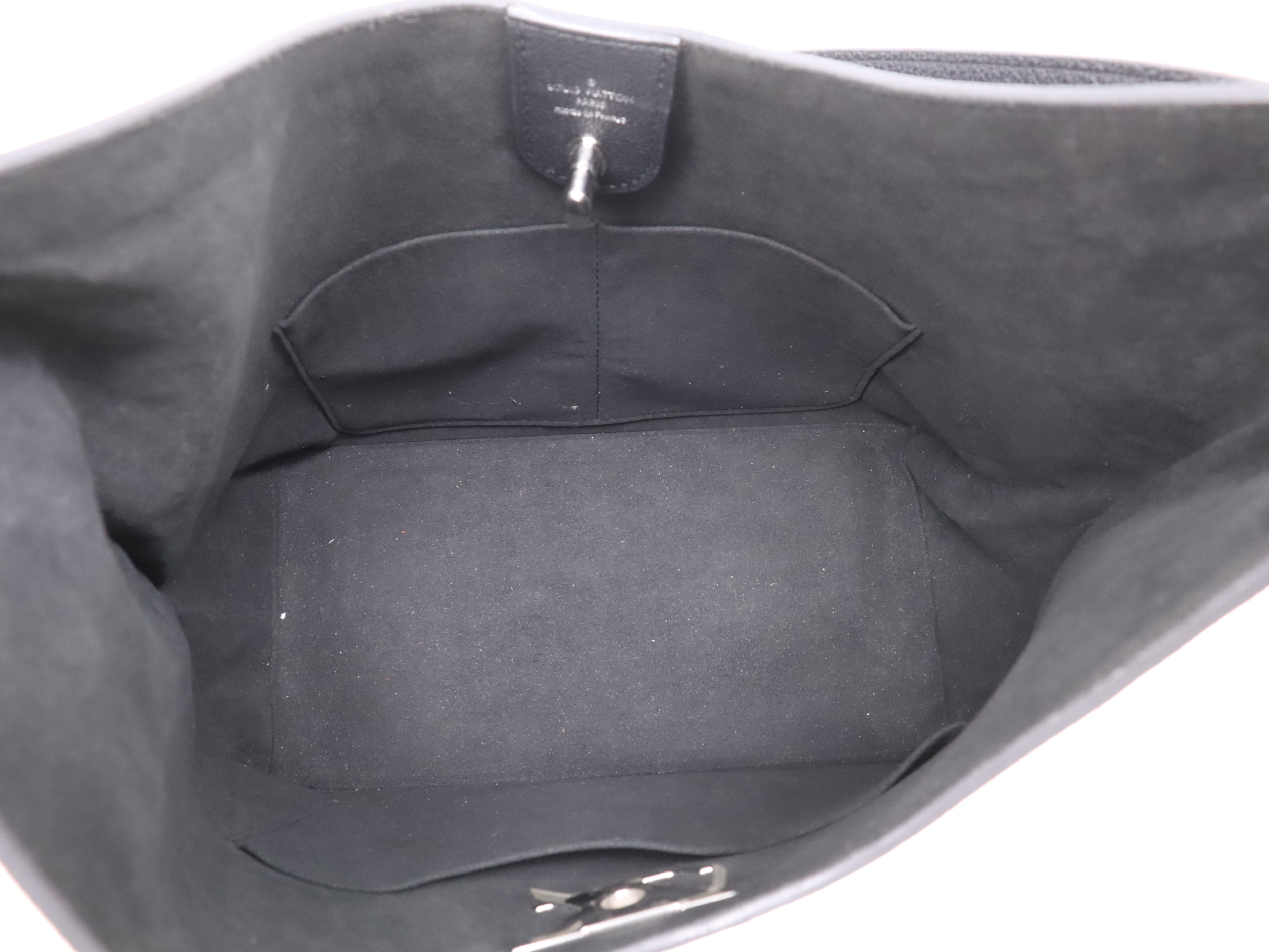 M52776 Grain Calf Leather Lock Me Hobo Noir Shoulder Bag with Crochette — view 10