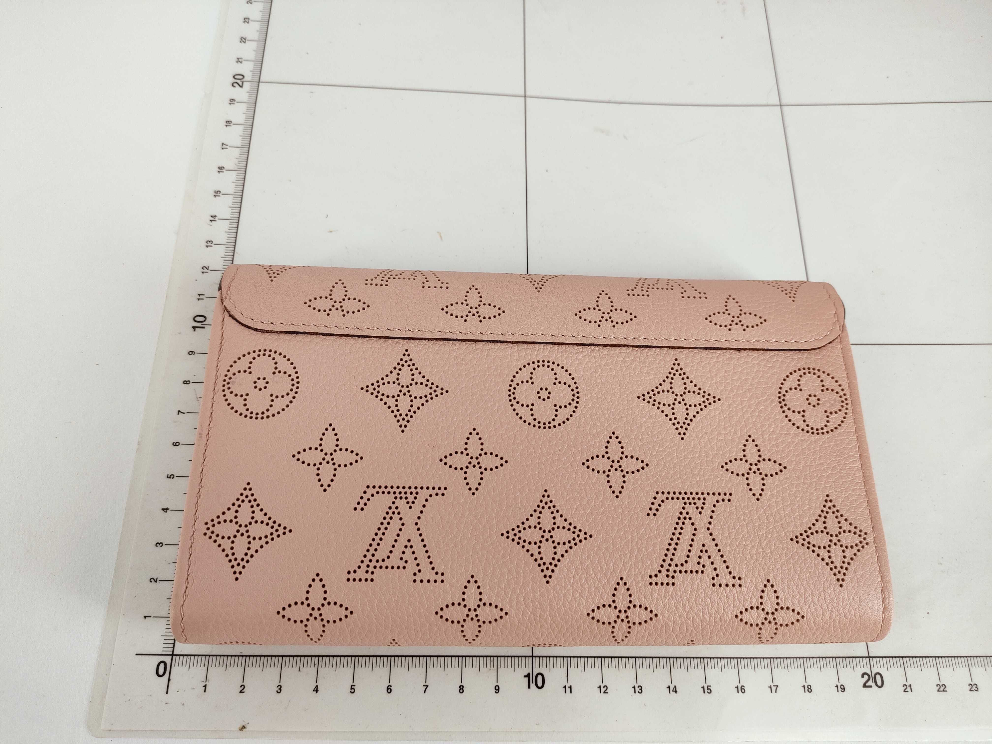 Mahina Portefeuille Iris Wallet with Box, Dust Bag, and Initials — view 2
