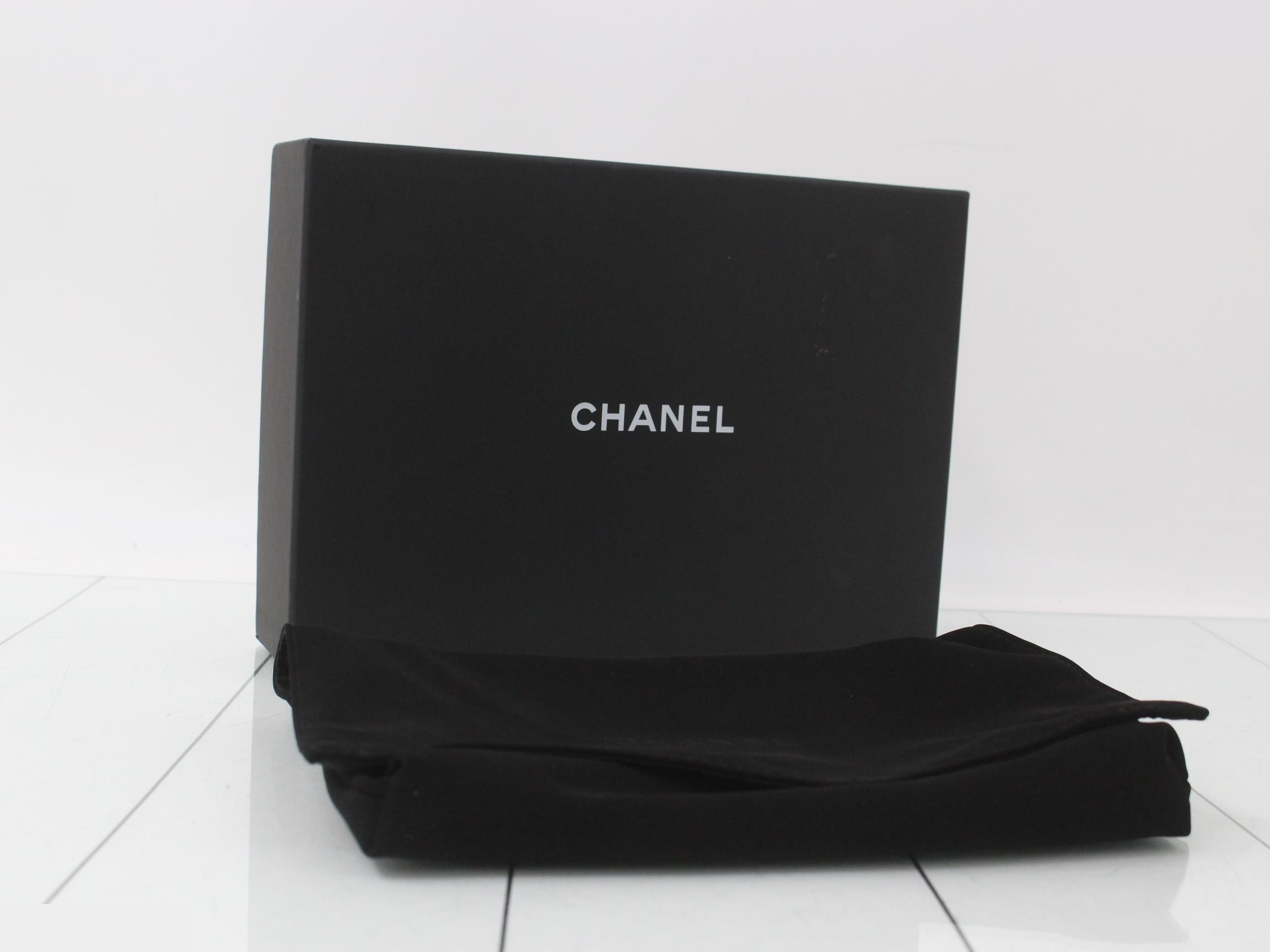 Chain Wallet, Matelassé, Lambskin Leather, Black — view 5