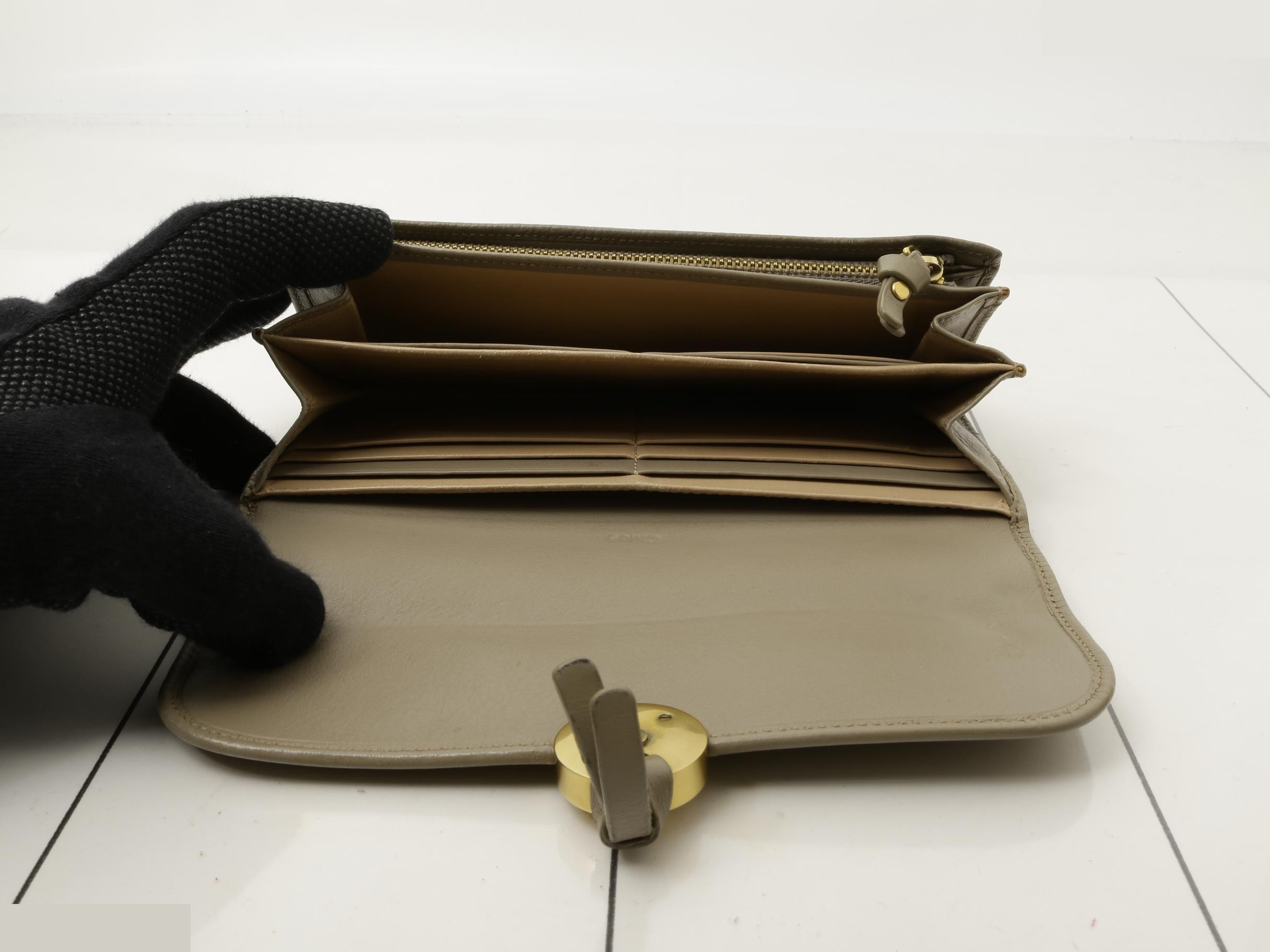 wallet — view 4