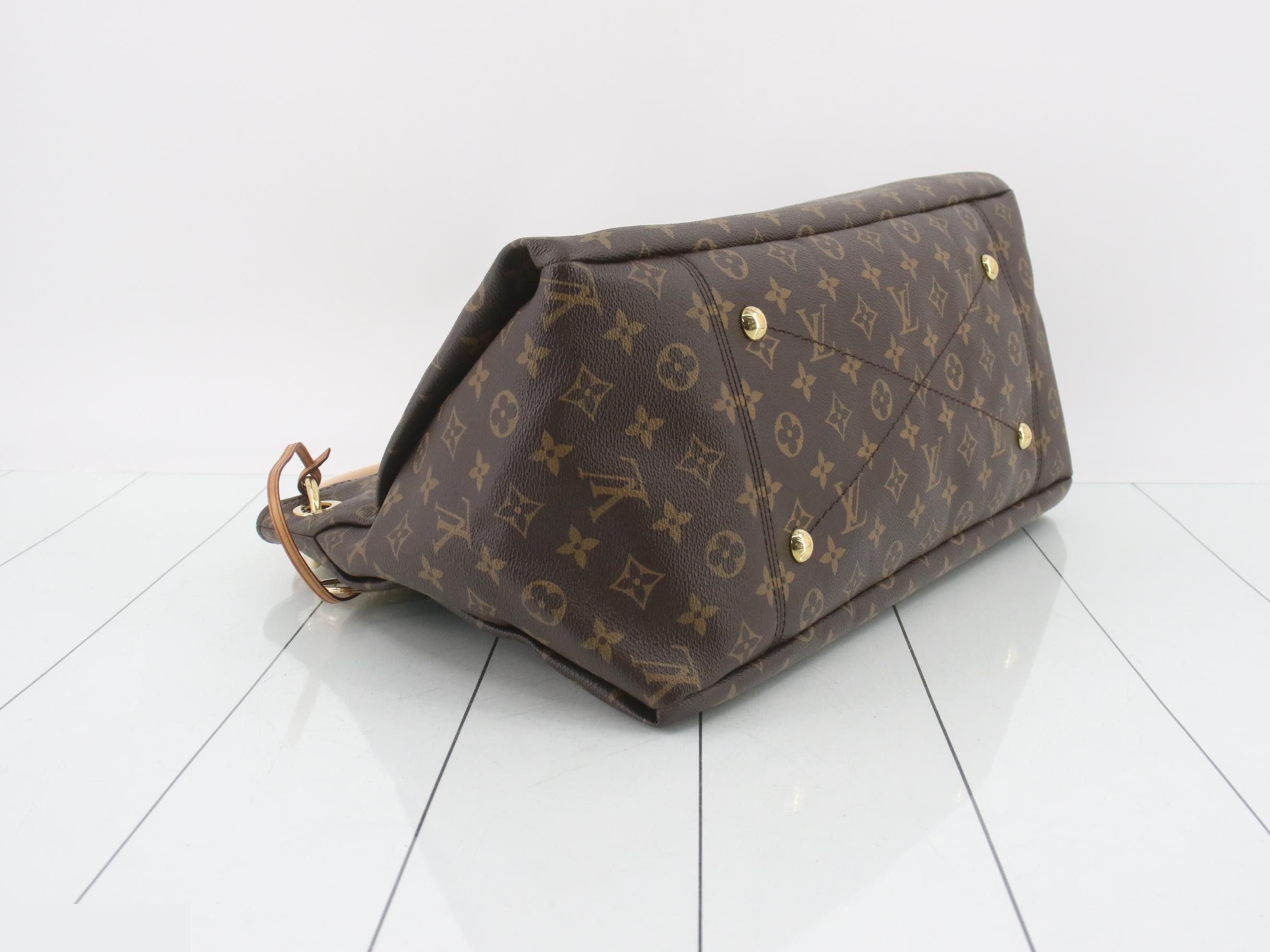 Monogram Artsy MM Shoulder Bag — view 5