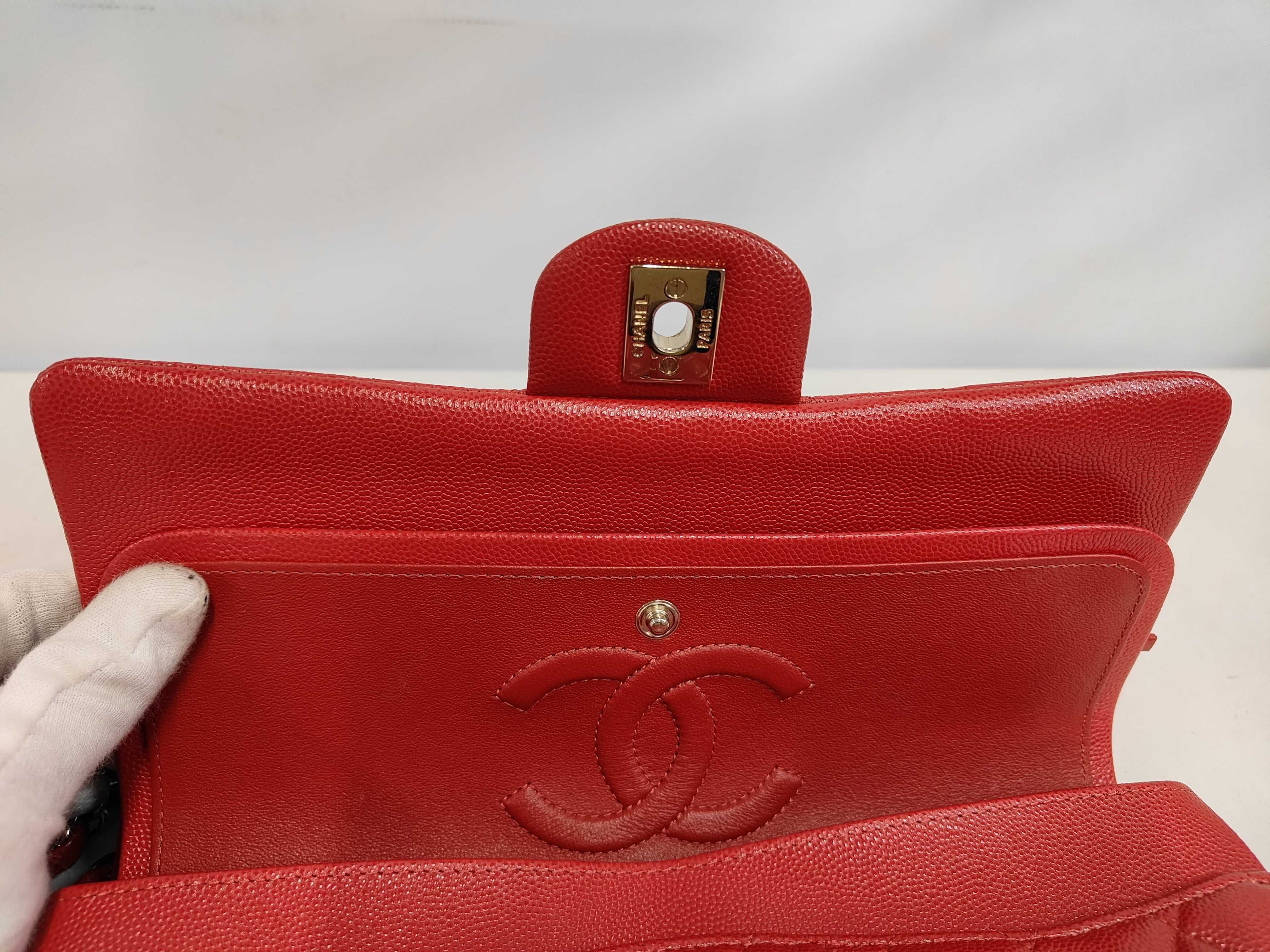 Double Flap 25 Chain Shoulder Bag, Matelassé, Caviar Red, PG (Pink Gold) — view 7