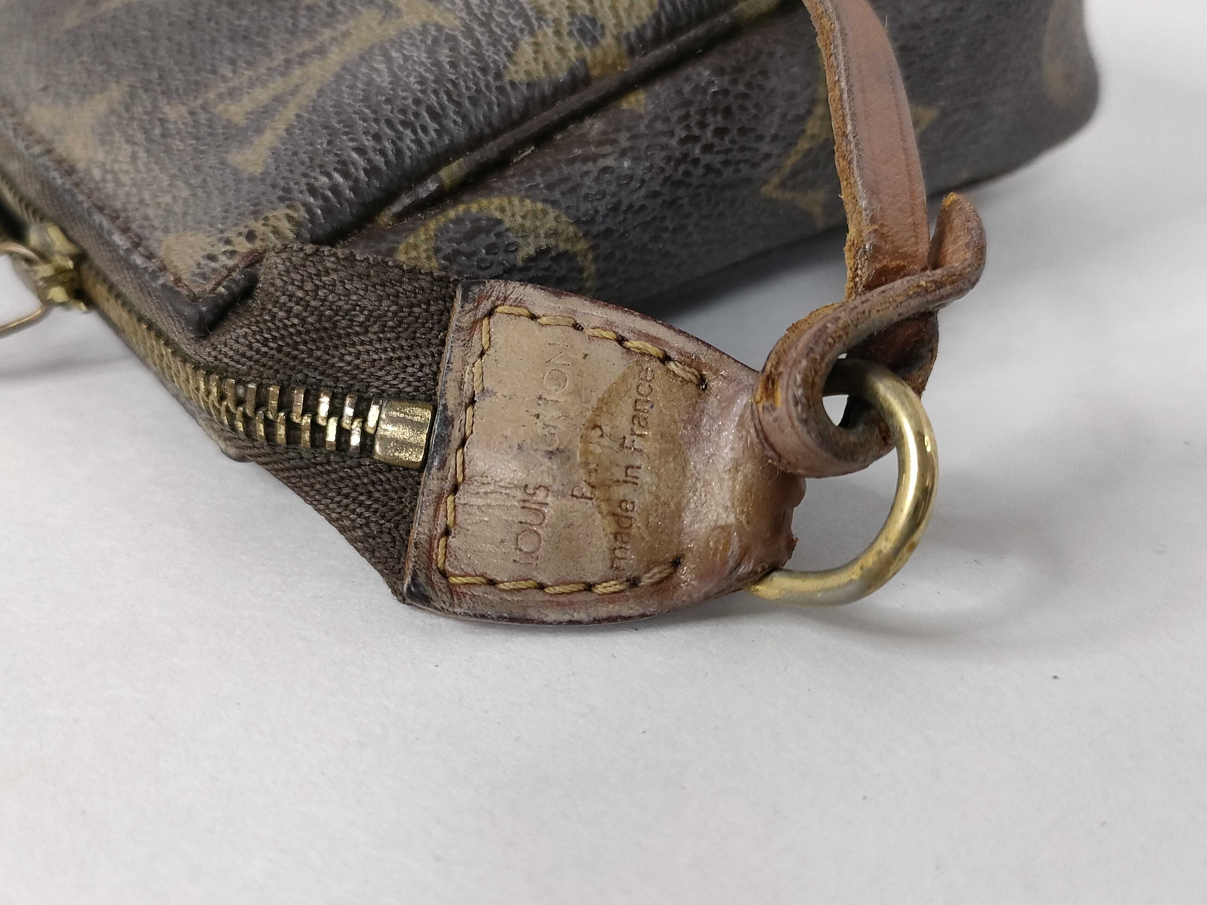 Monogram Louis Vuitton Monogram Accessoire M40712 Pouch — view 11