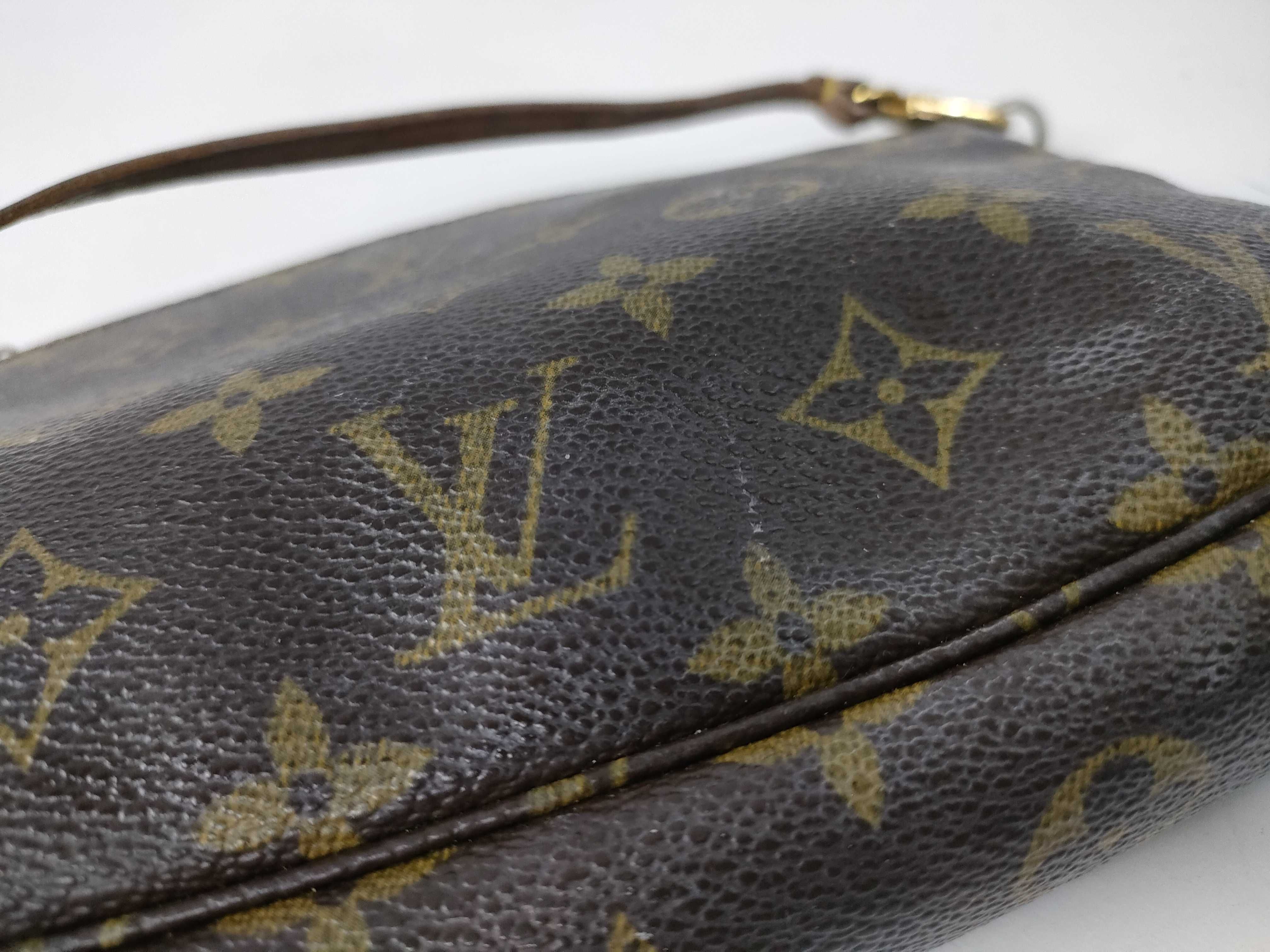 Monogram Louis Vuitton Monogram Accessoire M40712 Pouch — view 14