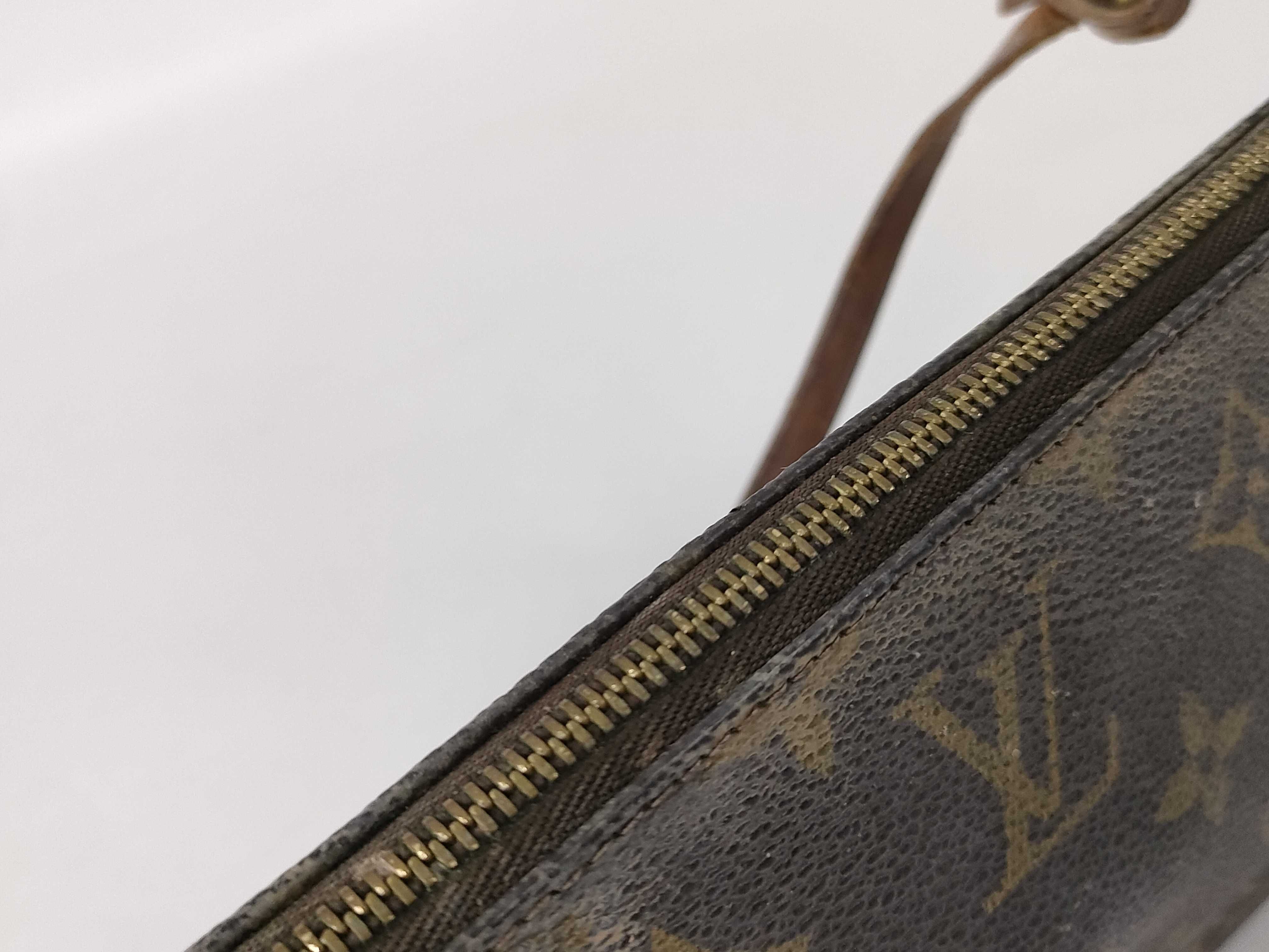 Monogram Louis Vuitton Monogram Accessoire M40712 Pouch — view 8