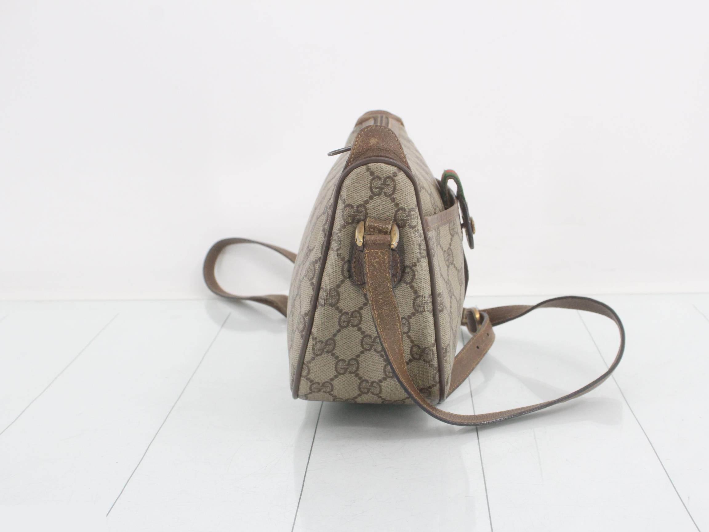 GG Supreme Shoulder Bag — view 4