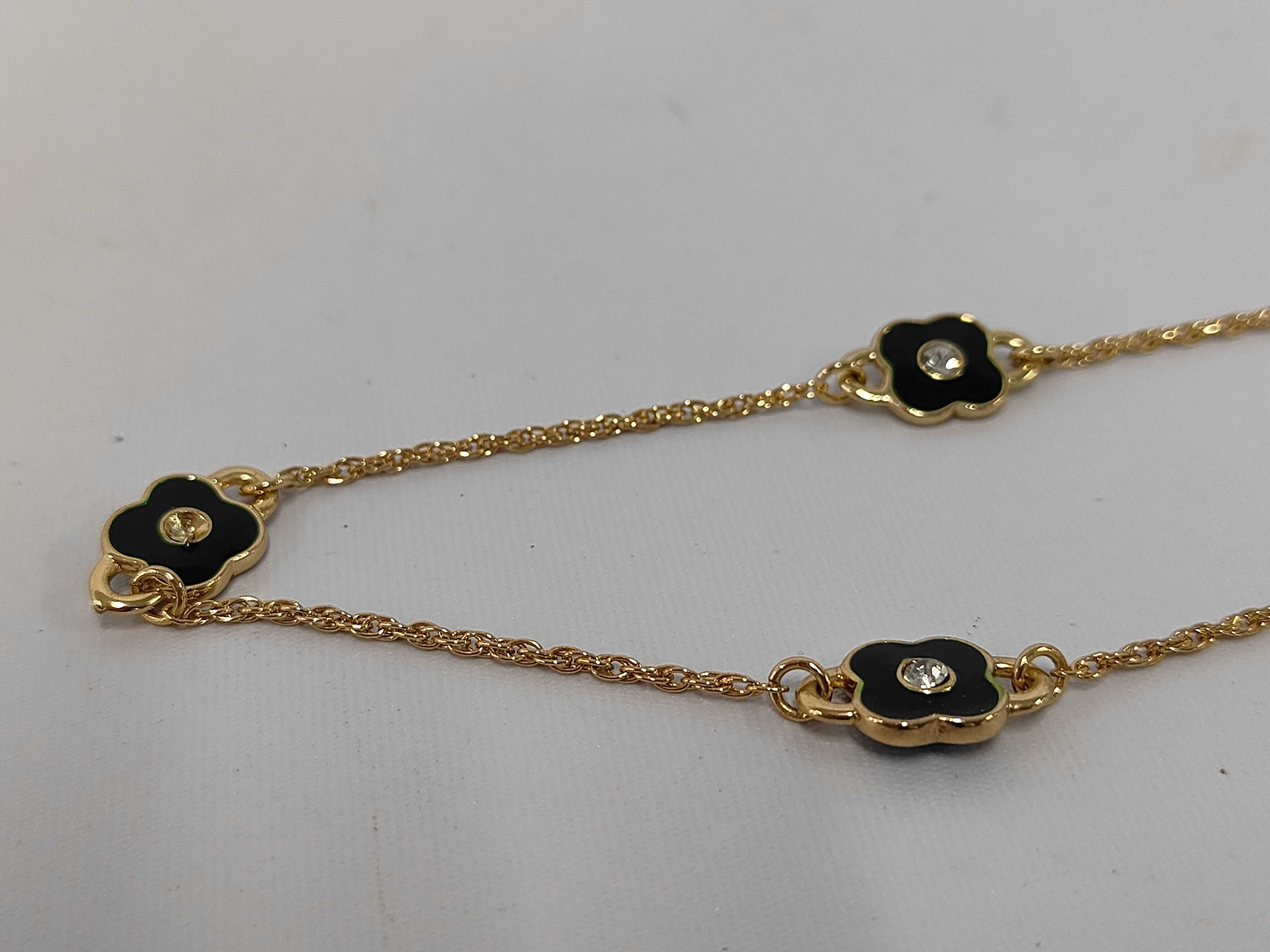 Flower Motif Rhinestone Necklace — view 3