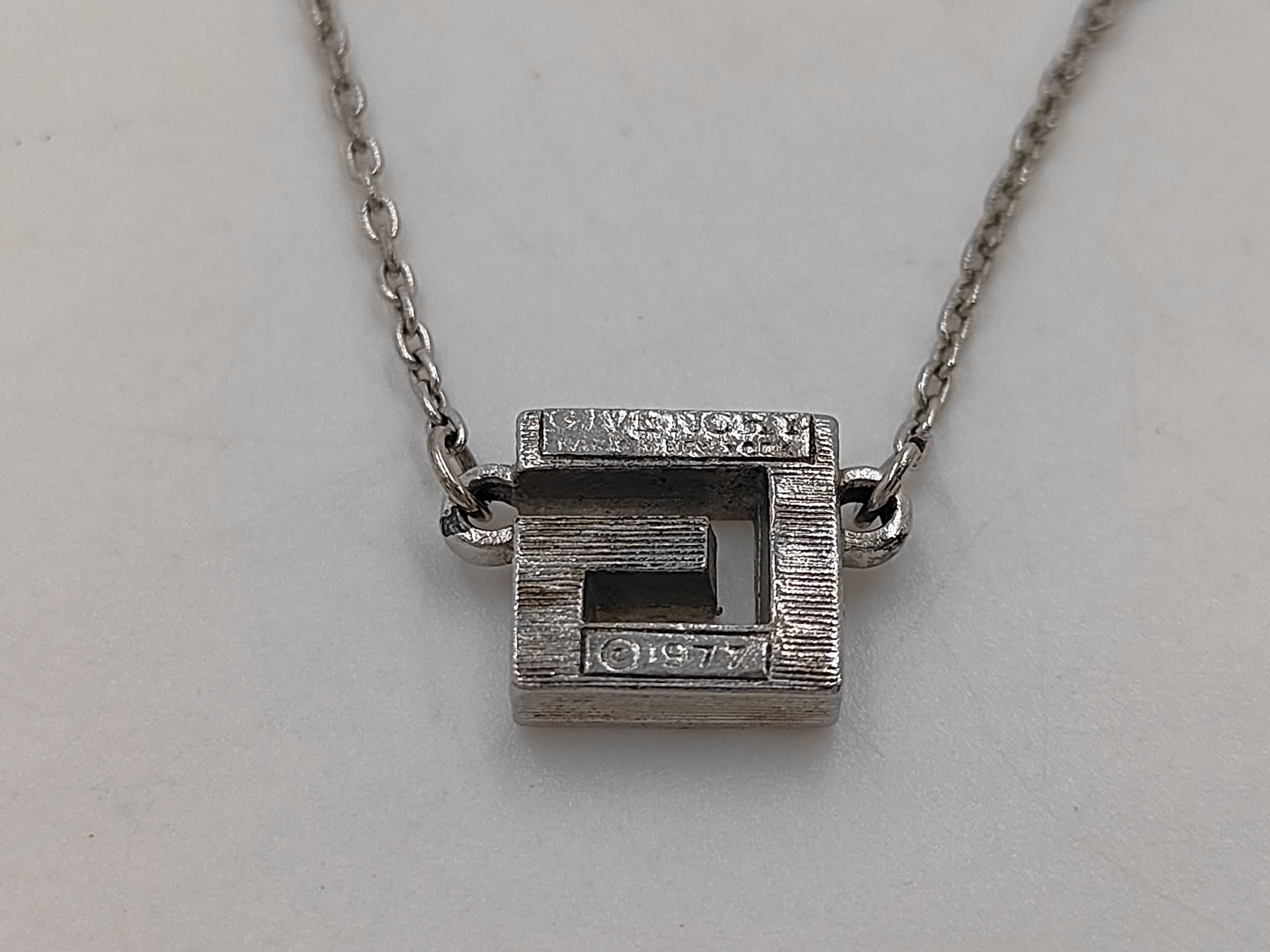 G logo rhinestone necklace — view 5