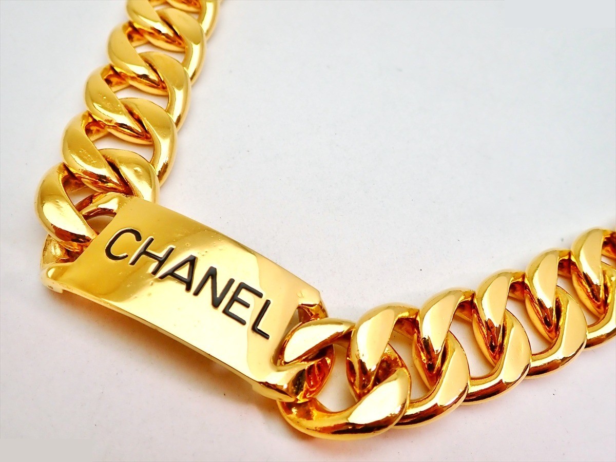 Engraved logo, large chain, with box, chain approximately 75cm long. — view 3