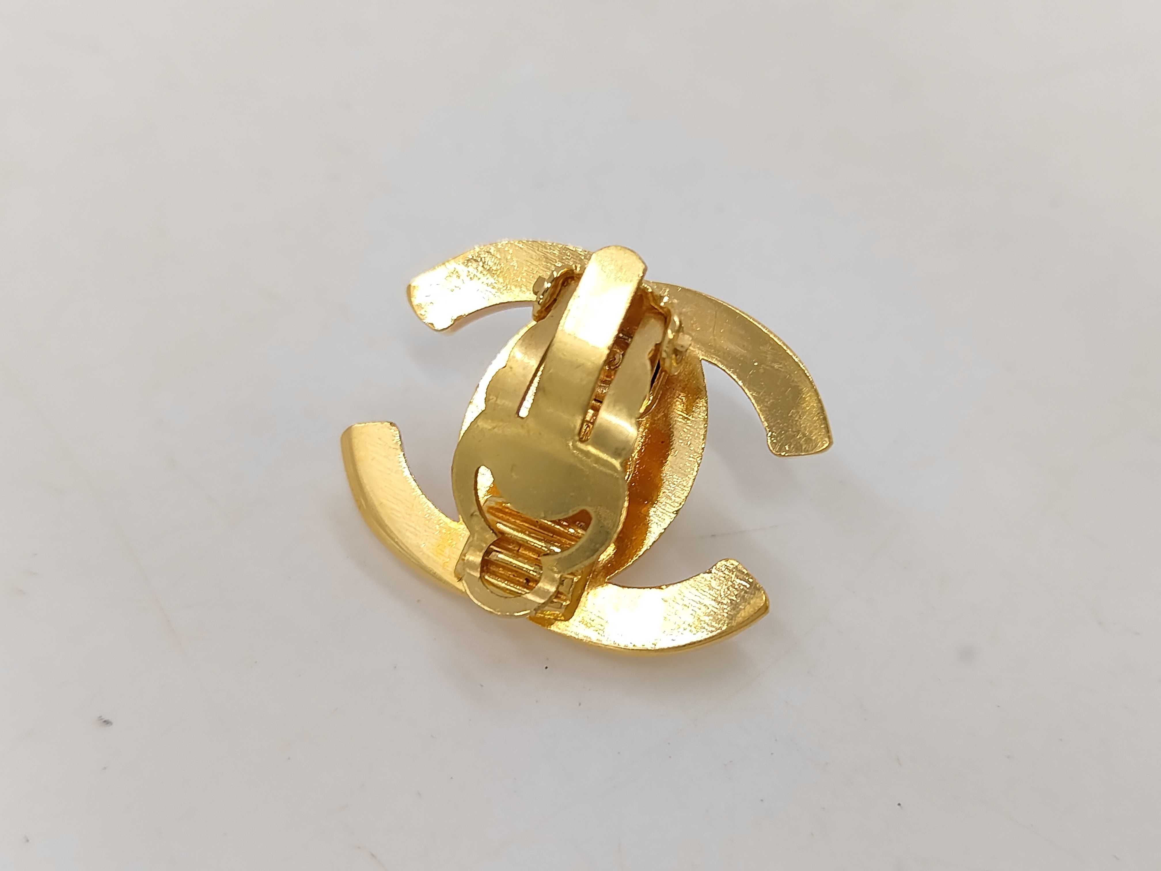 96P Coco Mark Earrings Turnlock GP Earrings — view 2