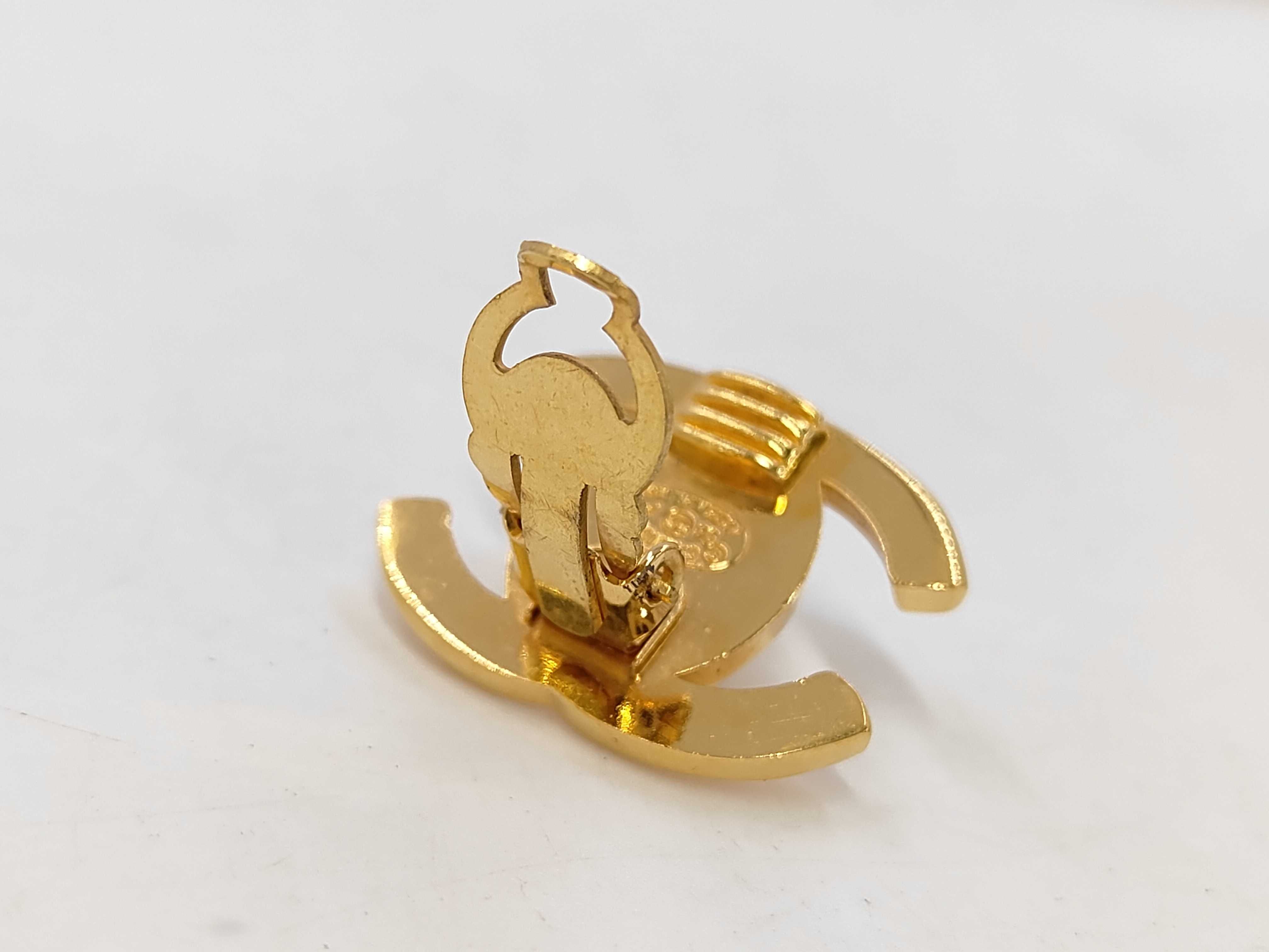 96P Coco Mark Earrings Turnlock GP Earrings — view 5