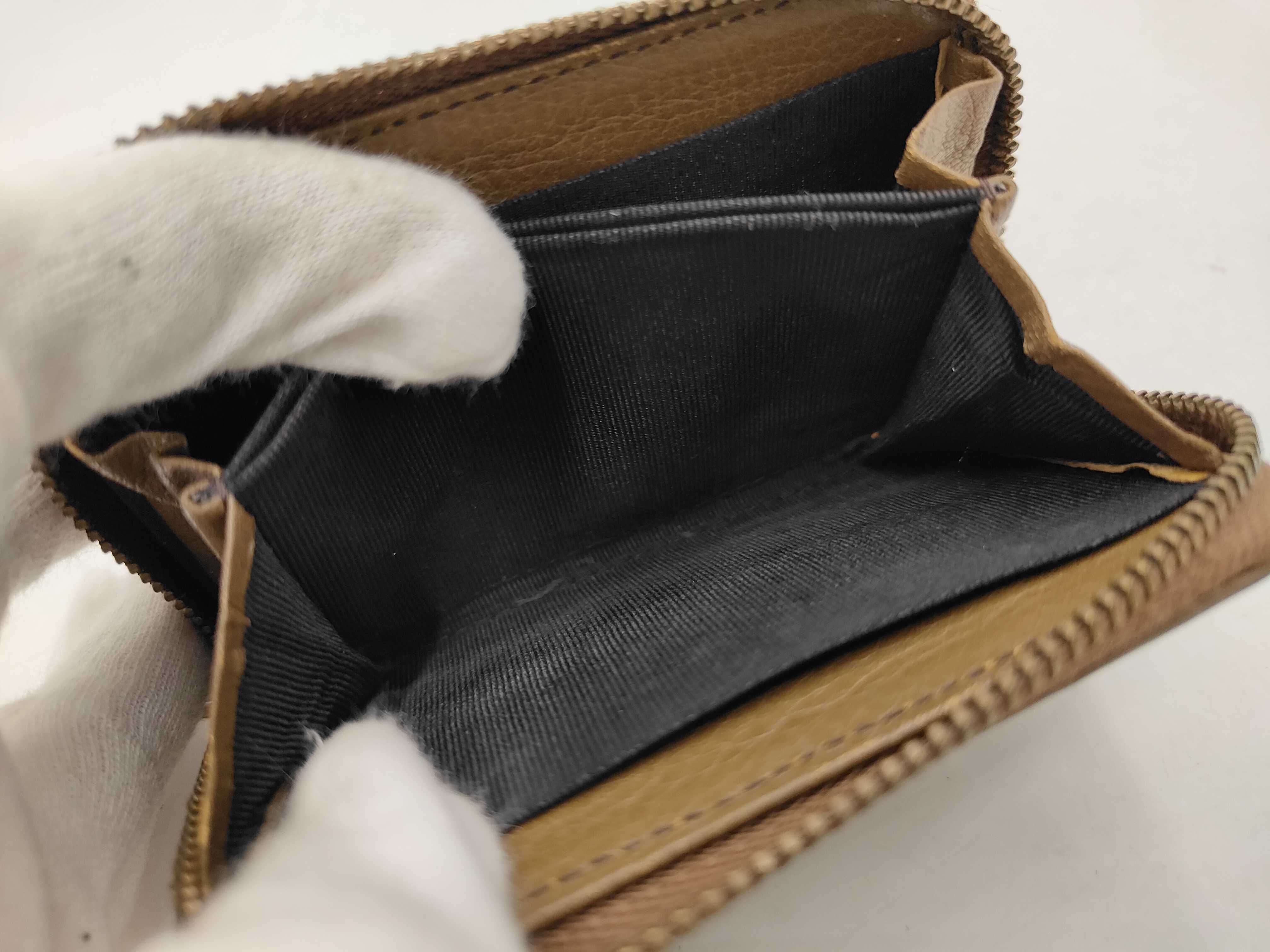 coin case — view 5