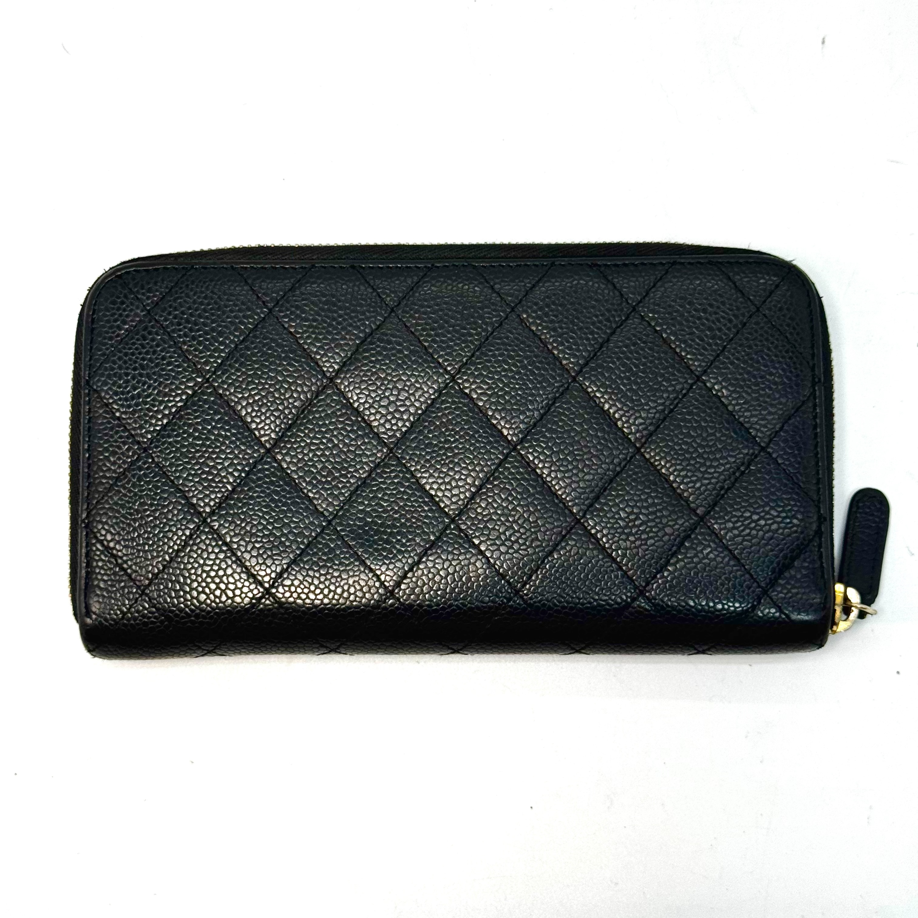 Matelassé Caviar Skin Round Zip Long Wallet Black 19150228 Wallet — view 2