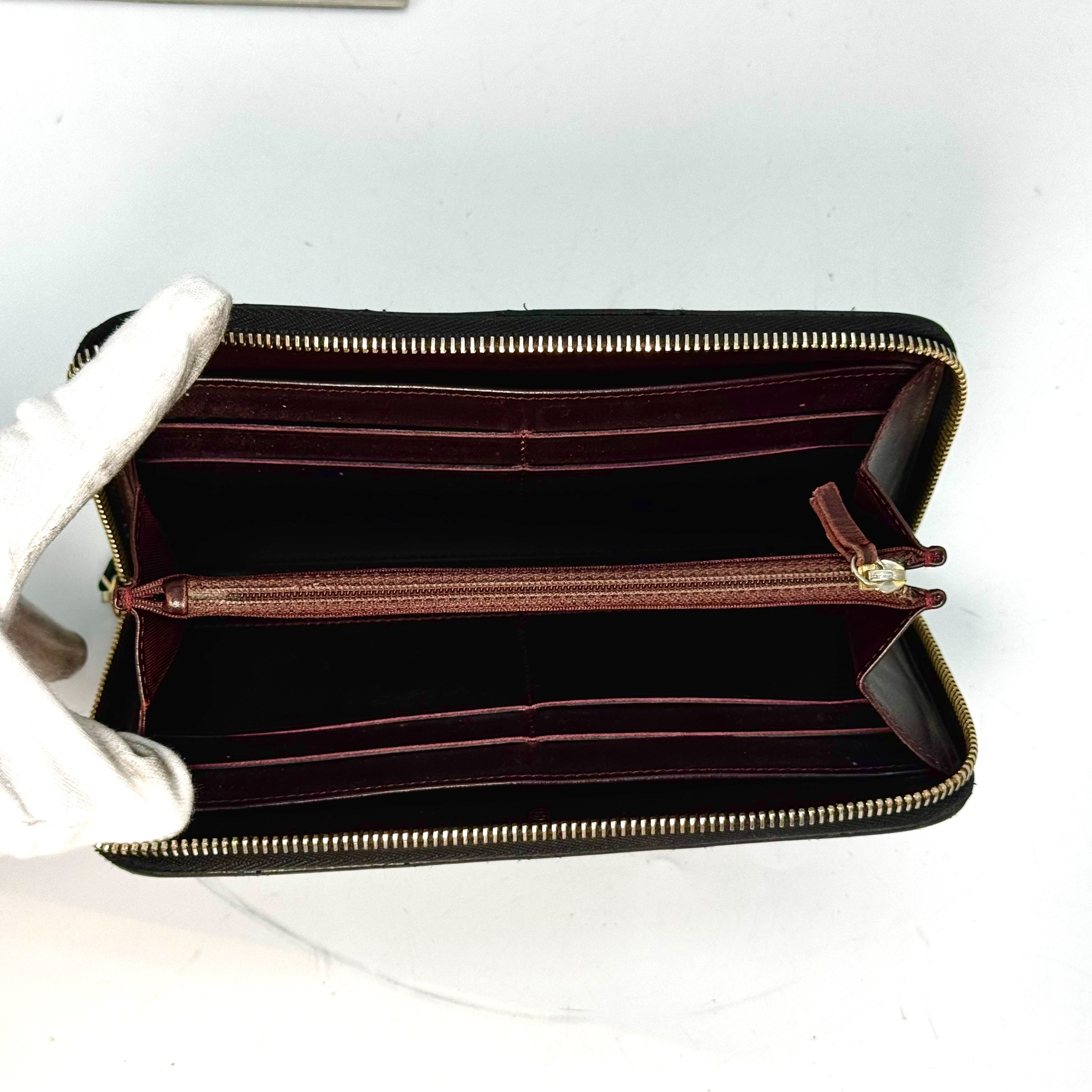 Matelassé Caviar Skin Round Zip Long Wallet Black 19150228 Wallet — view 5