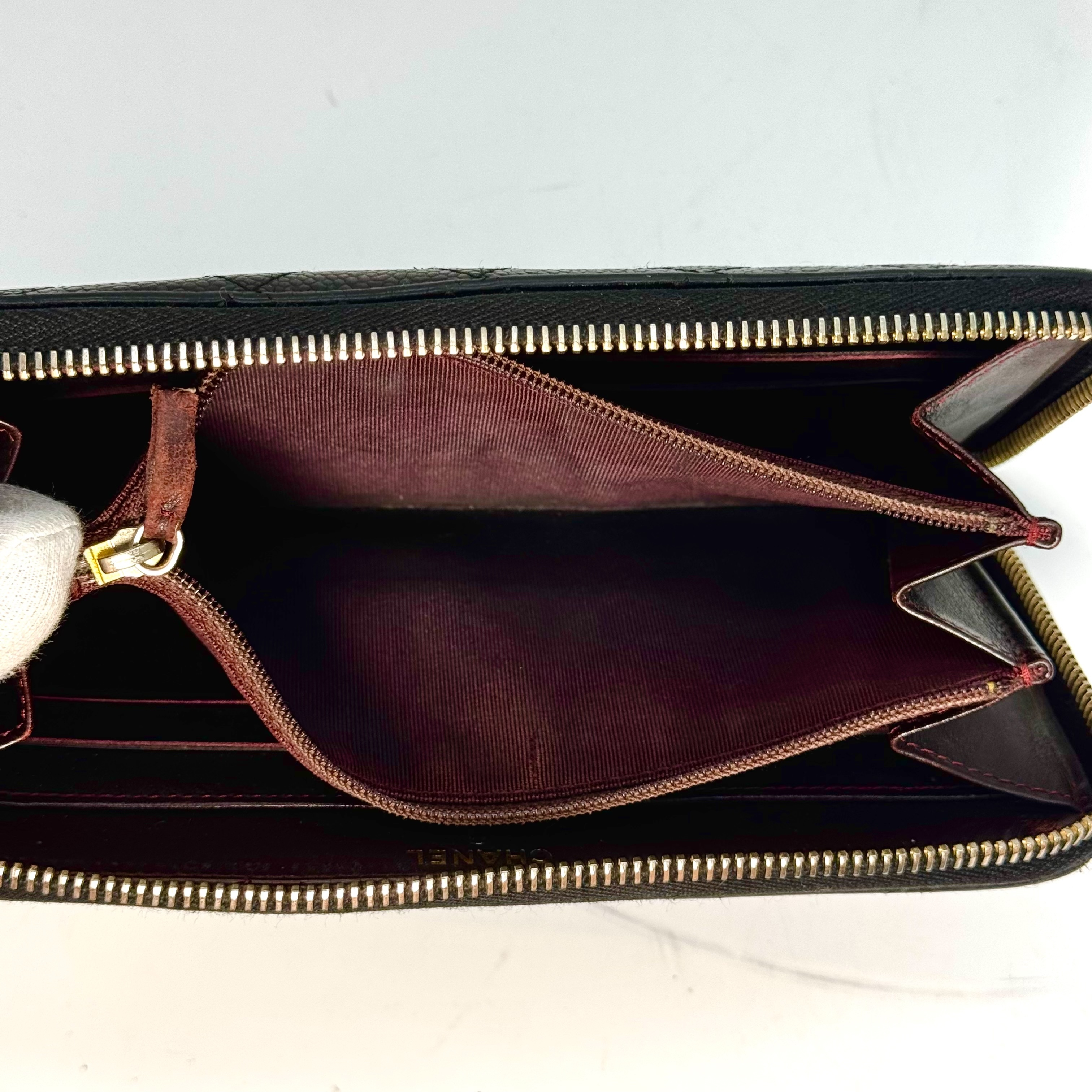 Matelassé Caviar Skin Round Zip Long Wallet Black 19150228 Wallet — view 6