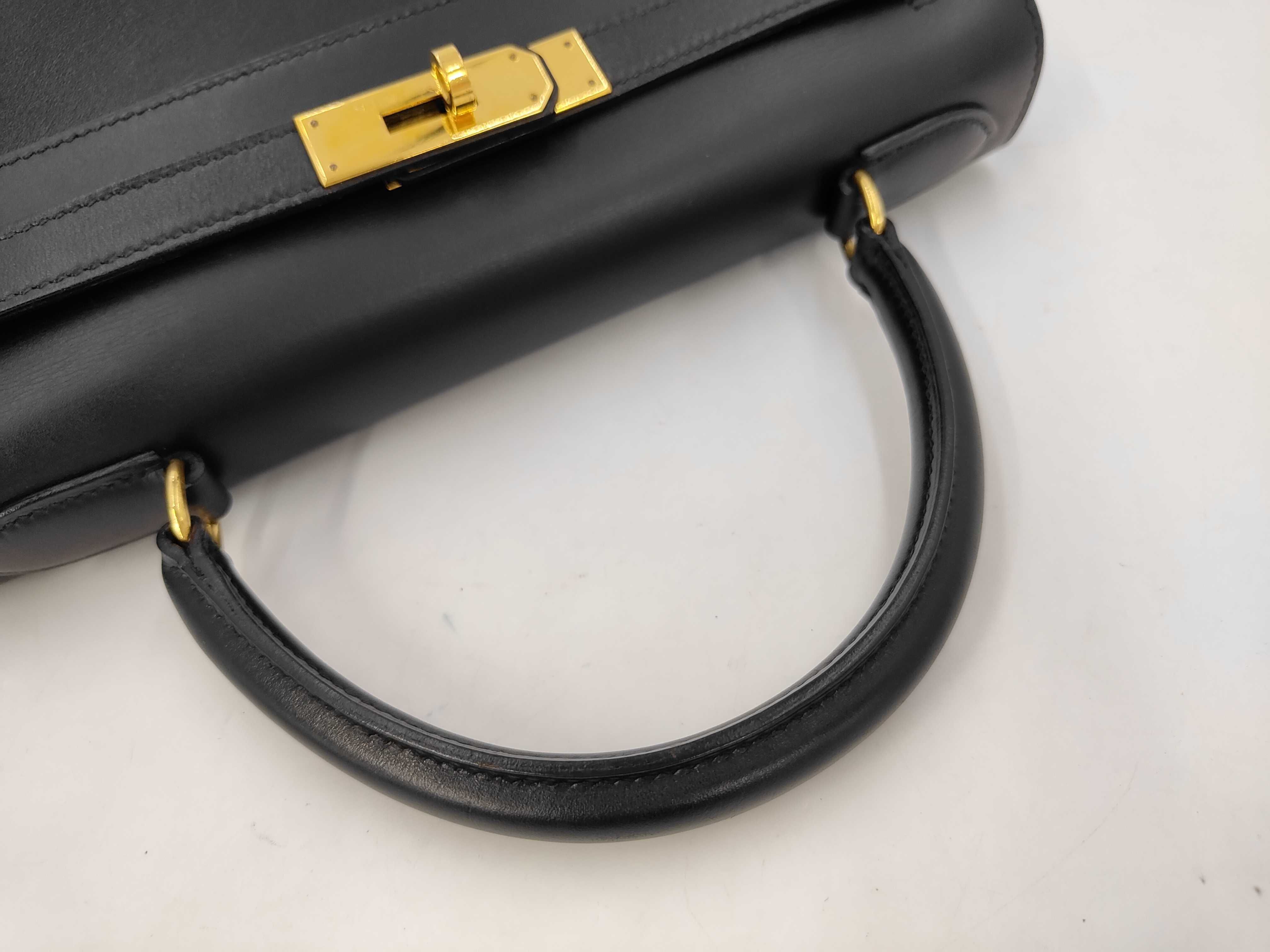 Kelly 28 Sellier Box Calf Black Gold Hardware Shoulder Bag — view 5