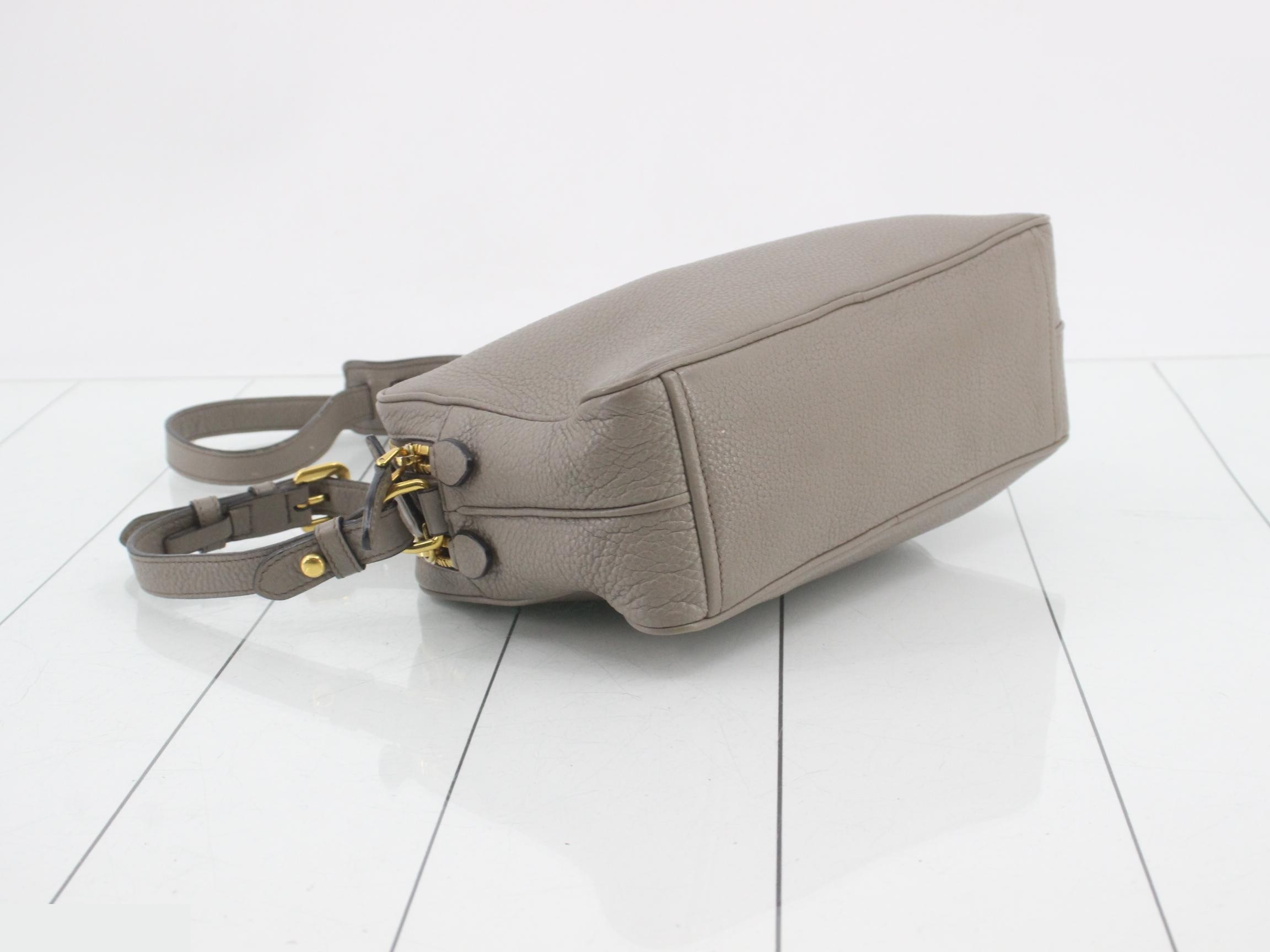 Leather shoulder bag with gold hardware — view 5