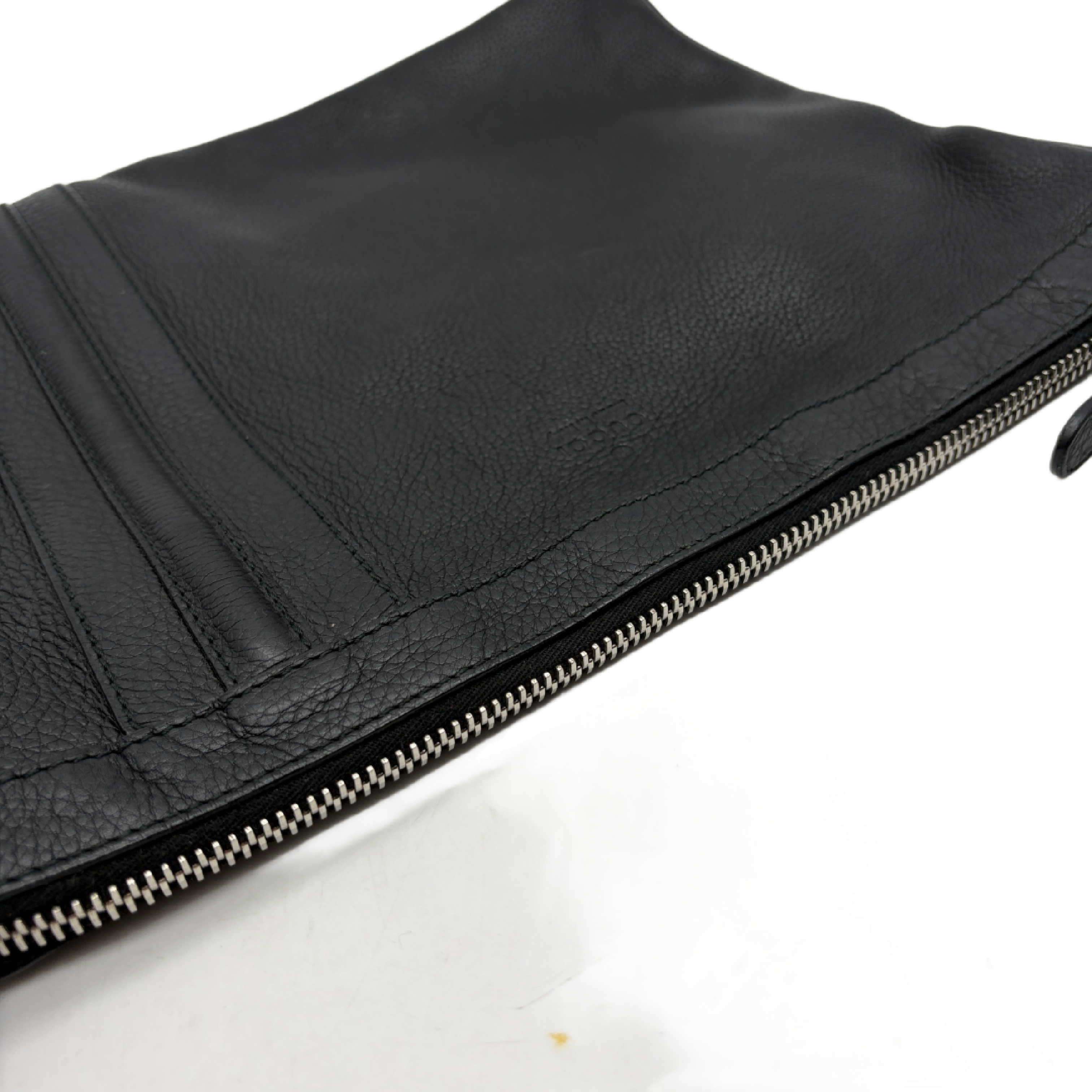 grained leather shoulder bag — view 11