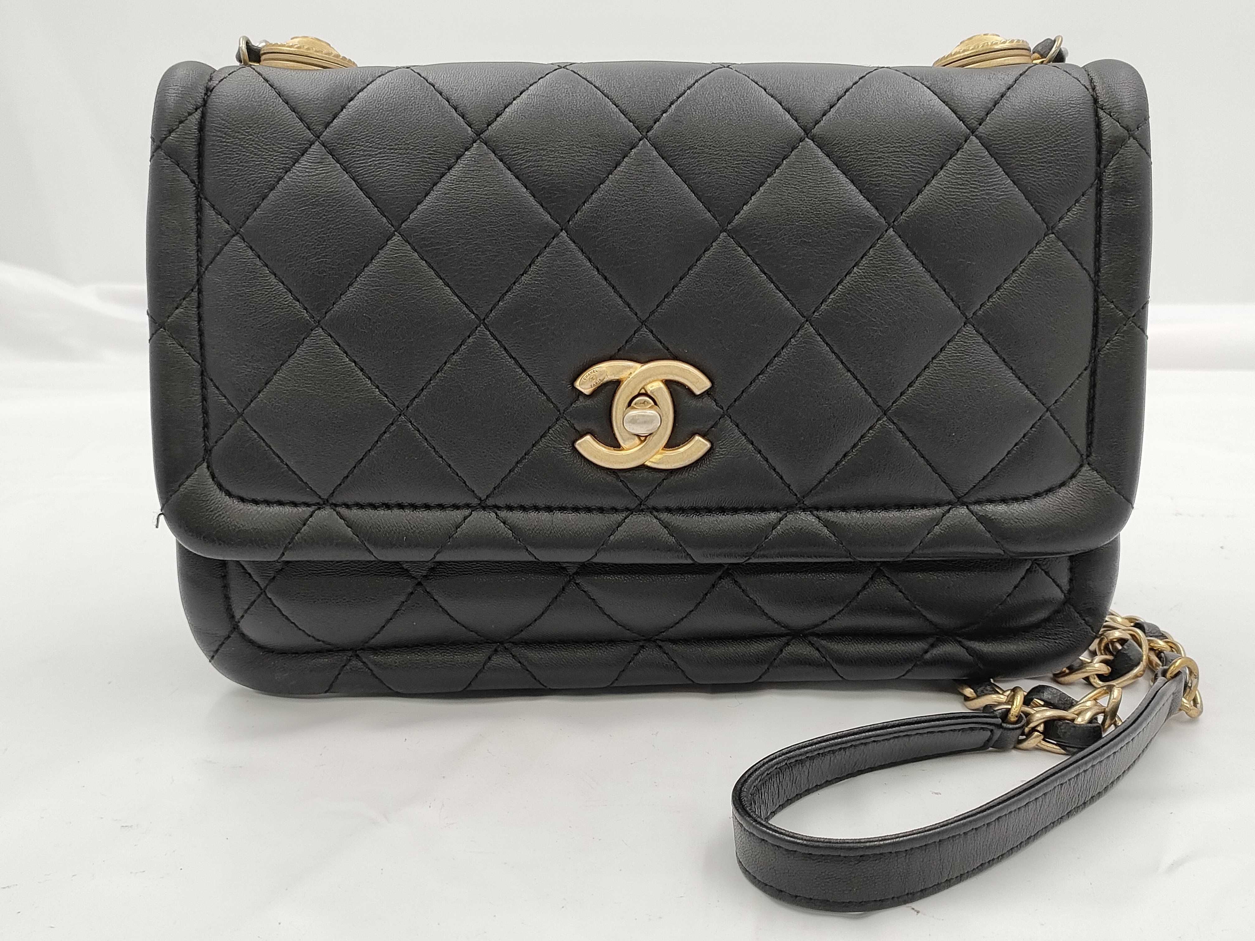 Lambskin Chanel Shoulder Bag