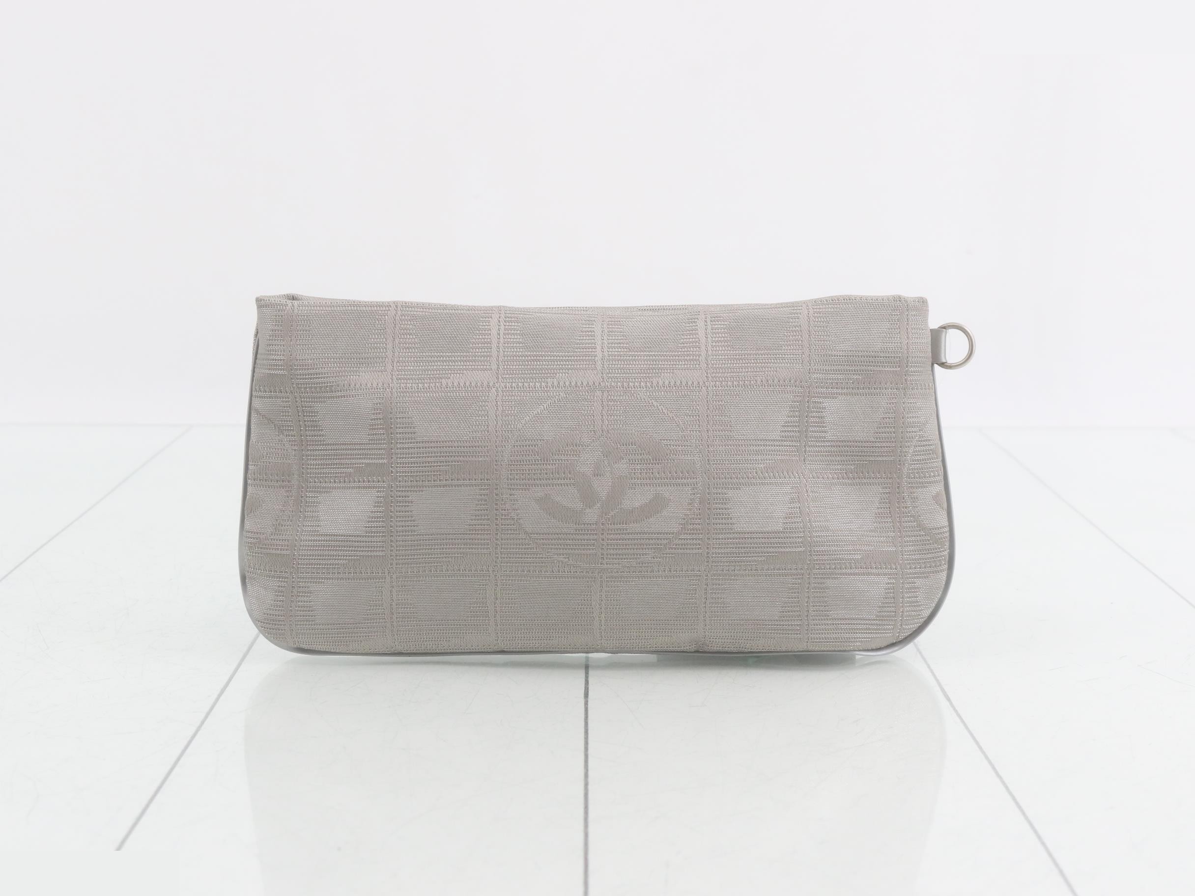 New Travel Line Pouch, Silver — view 2