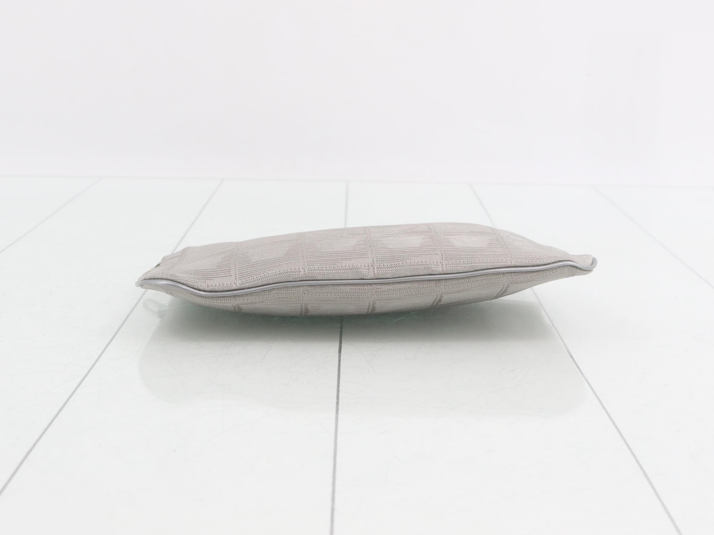 New Travel Line Pouch, Silver — view 3