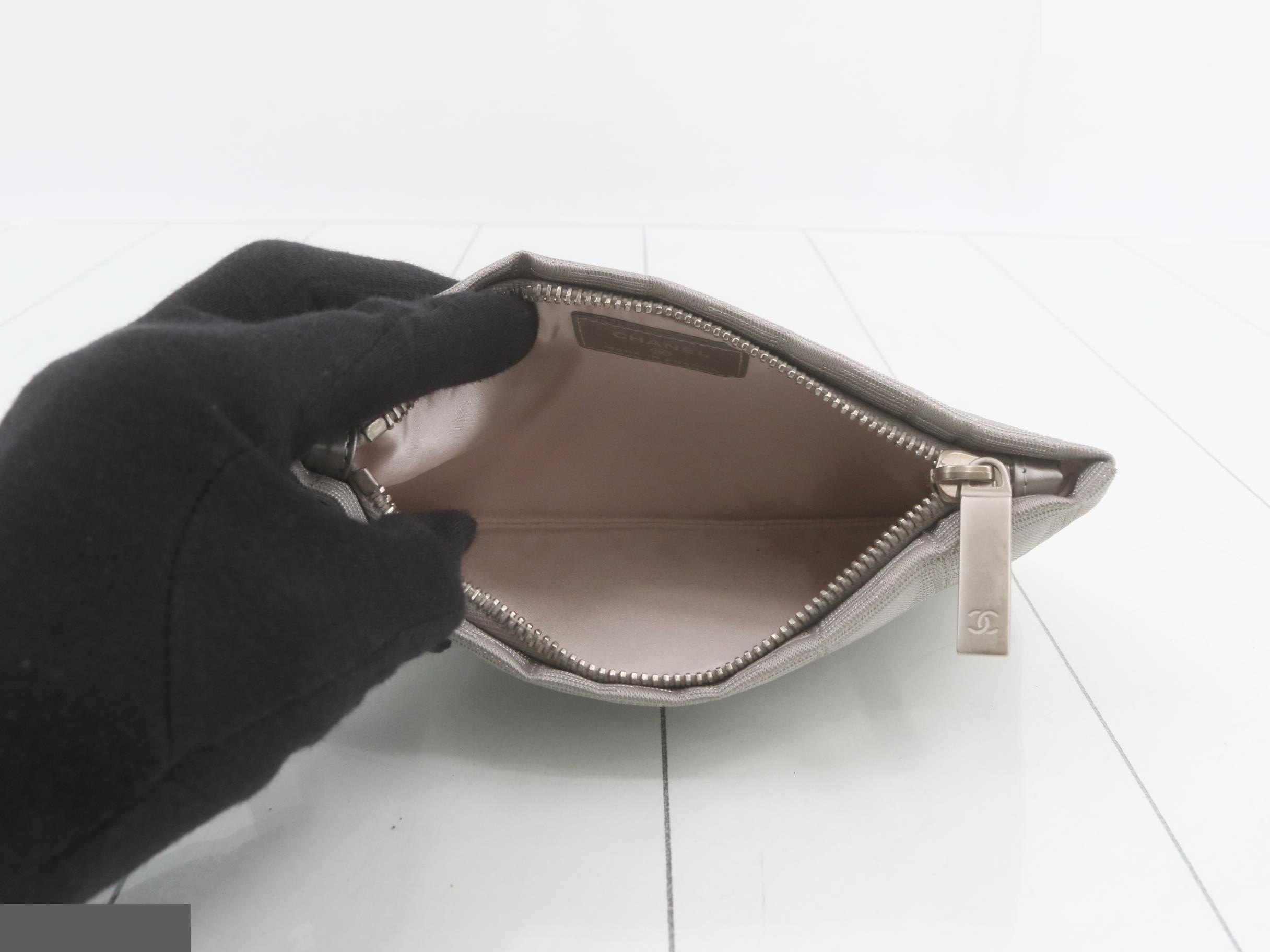 New Travel Line Pouch, Silver — view 4