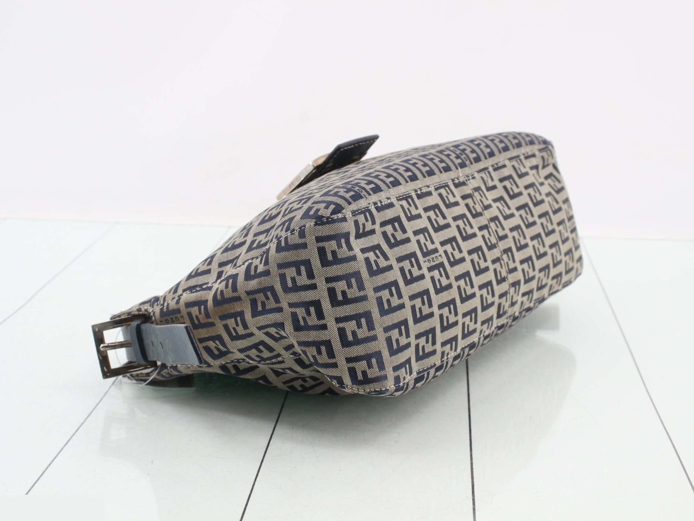Zucchino Shoulder Bag — view 5