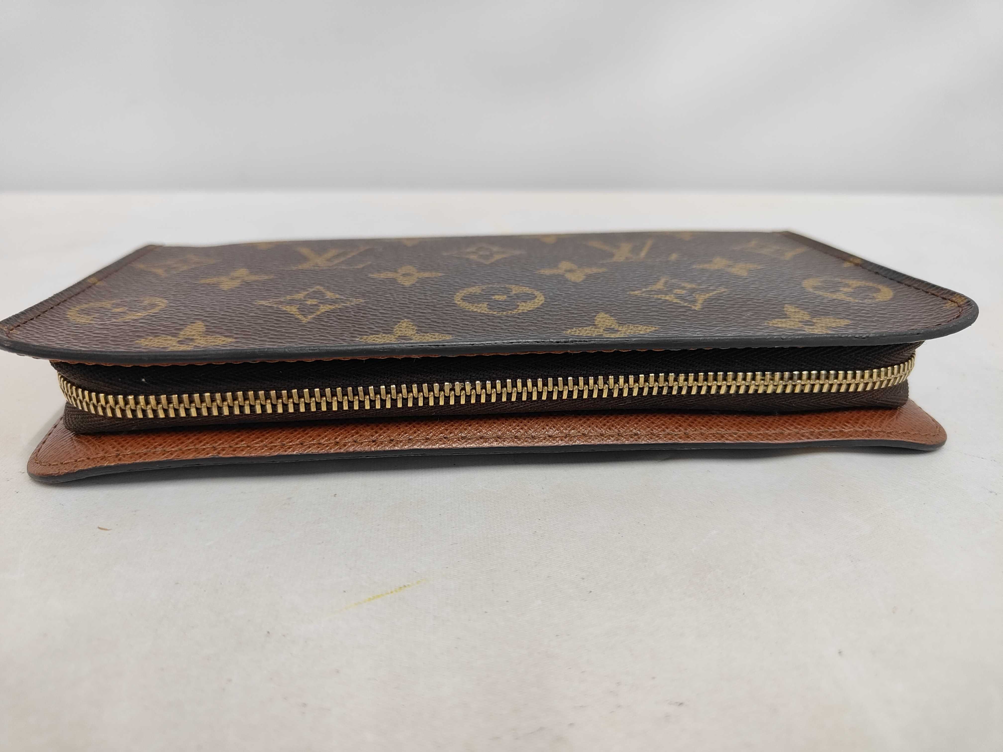 Round Zip Wallet — view 4