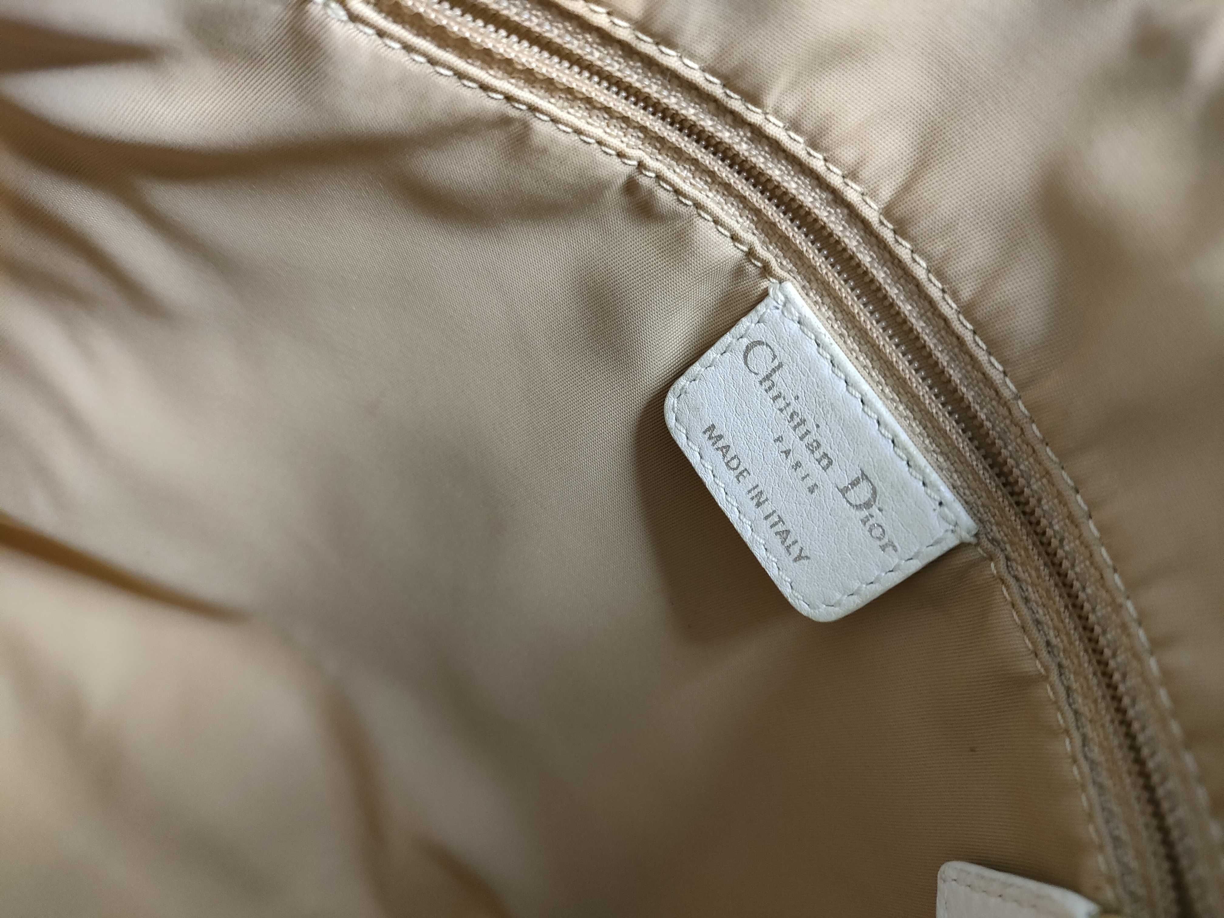 Trotter Shoulder Bag, White — view 11