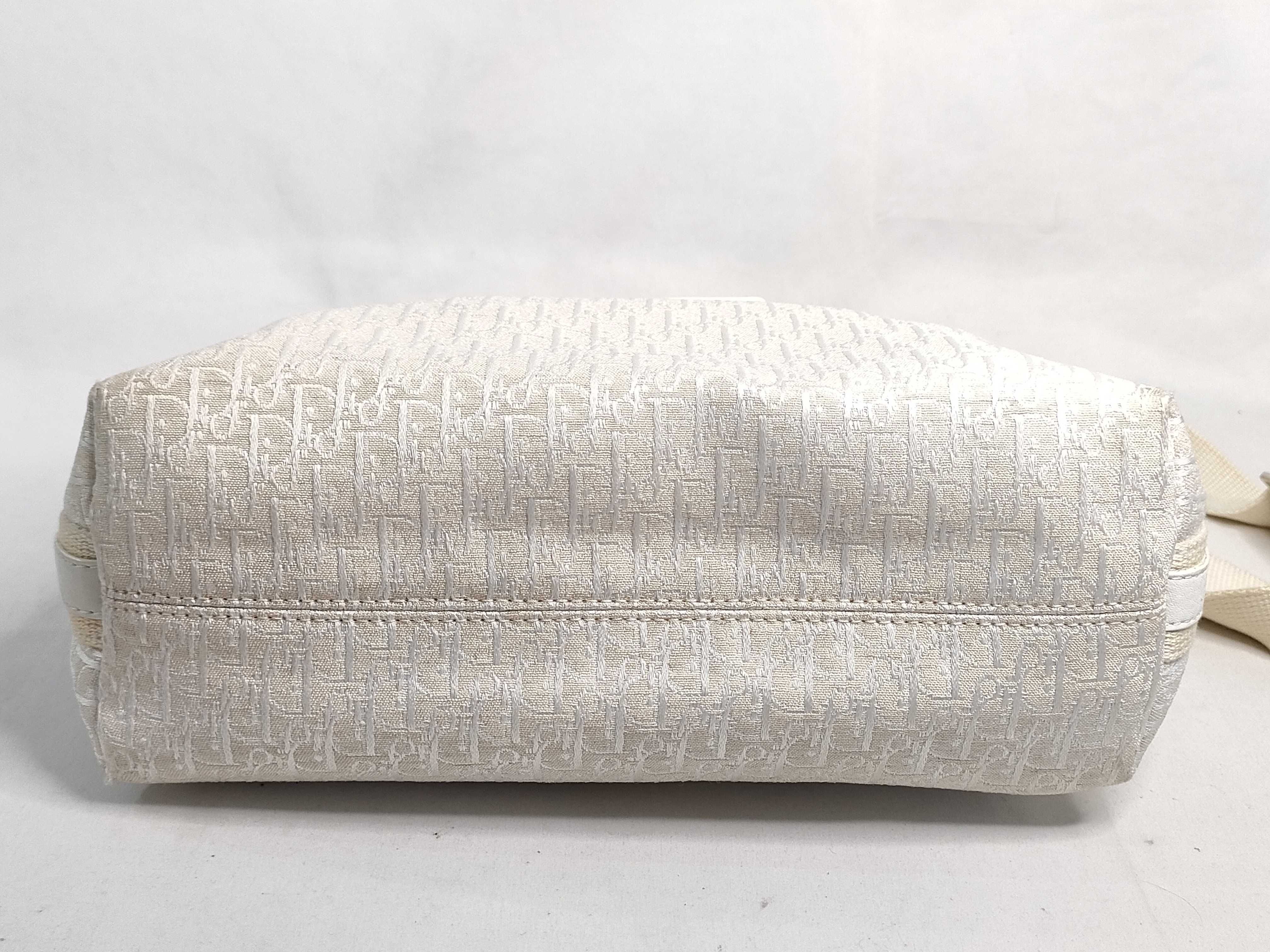 Trotter Shoulder Bag, White — view 7