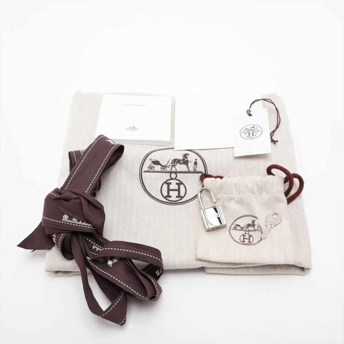 Hermès Picotin Lock 22 MM Casaque Taurillon Clemence Framboise x Rouge Sellier Silver Hardware — view 9