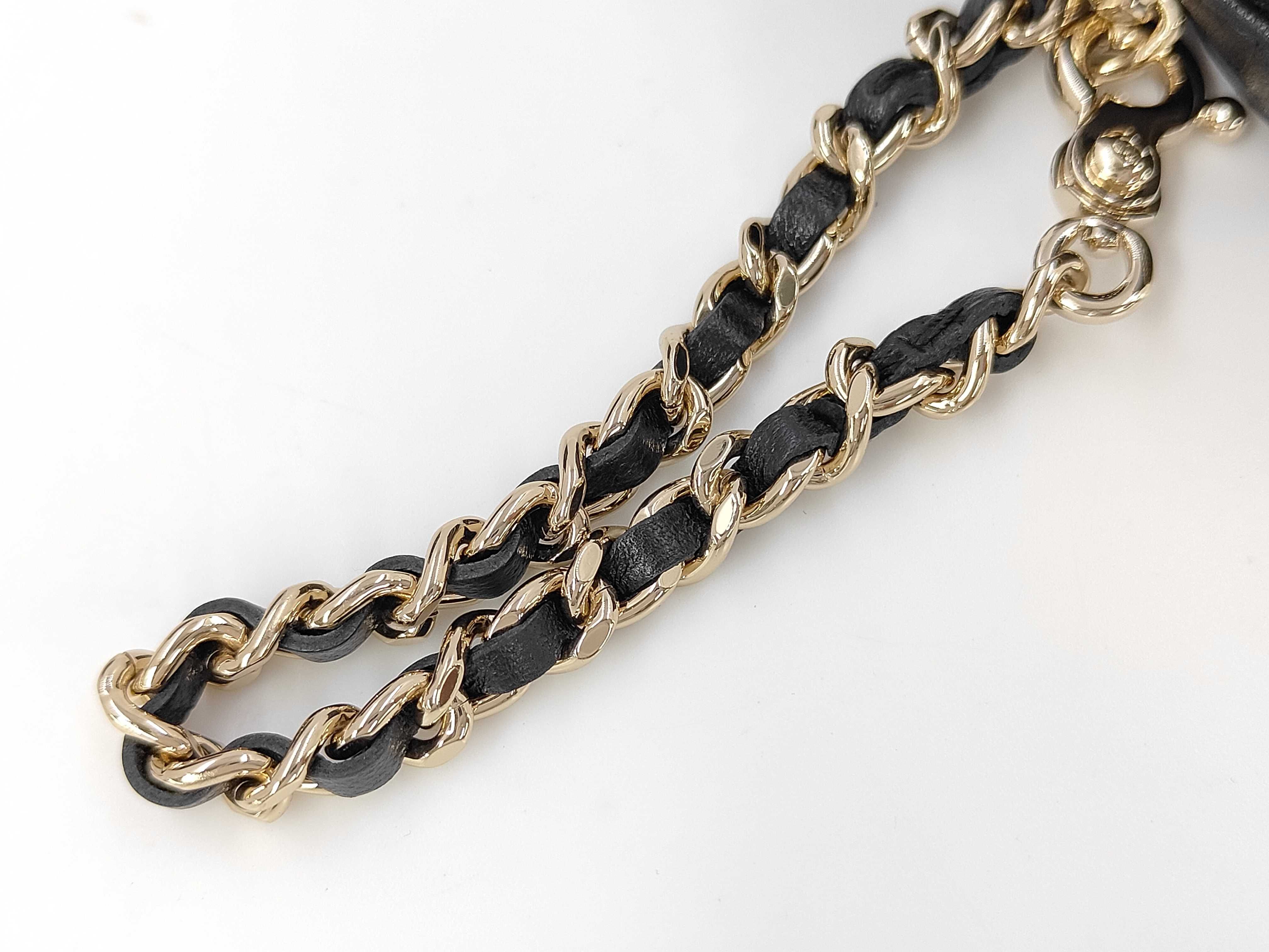 Heart Gold Hardware Chain Handbag Black Random Serial Number Handbag — view 5