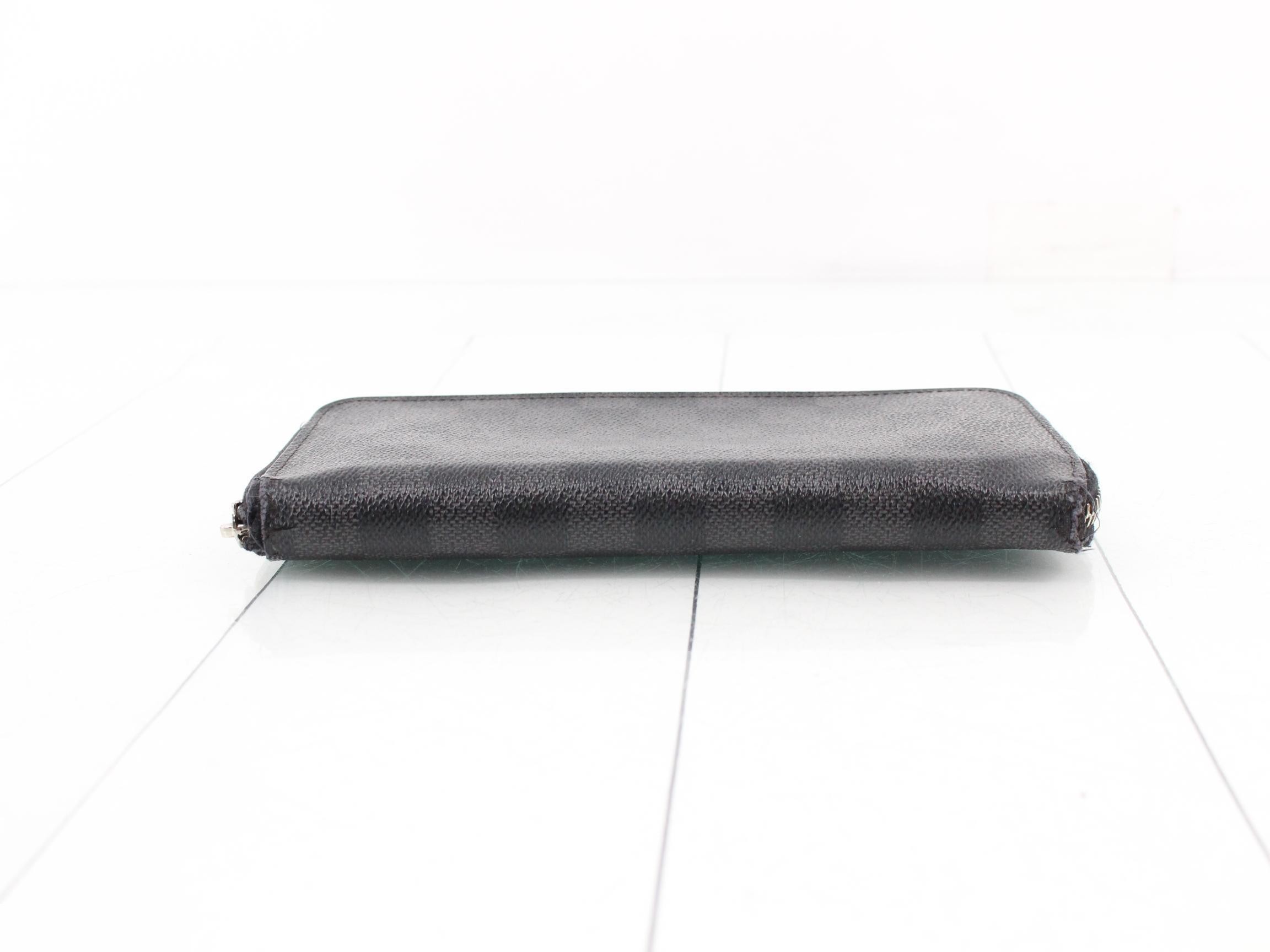 Damier Graphite Zippy Wallet Vertical Round Zipper Long Wallet — view 3