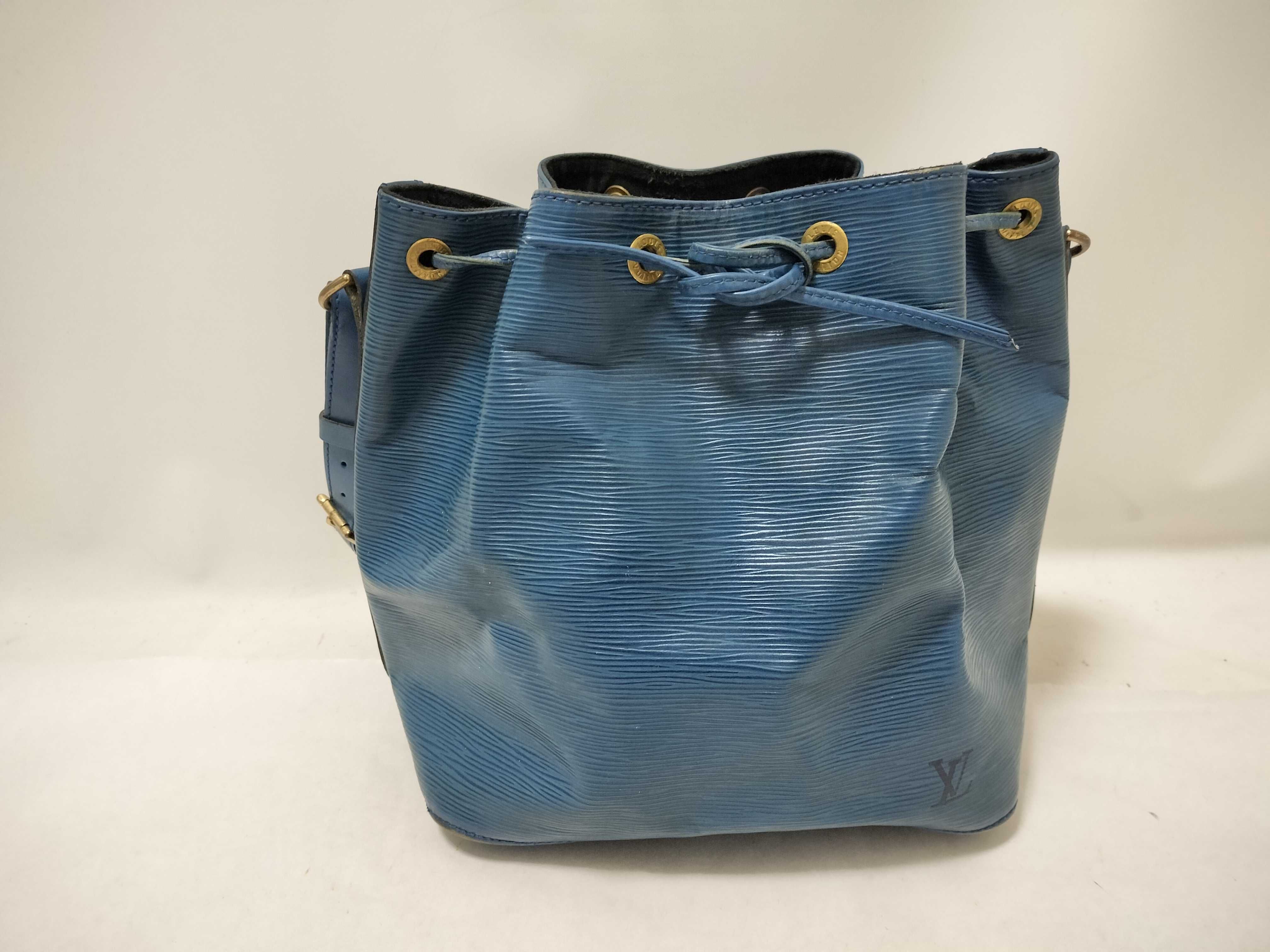 Epi Petit Noé Shoulder Bag