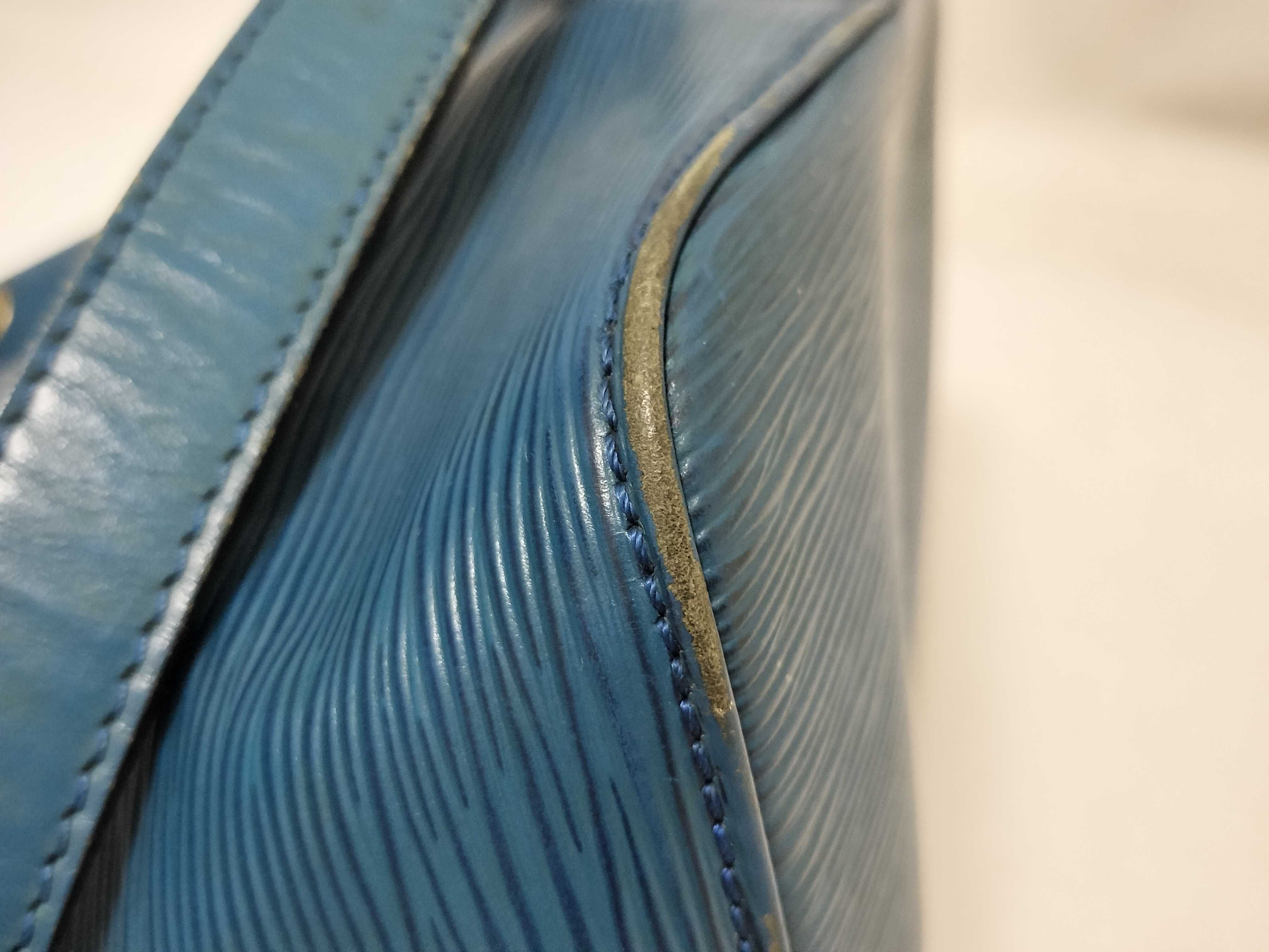 Epi Petit Noé Shoulder Bag — view 14