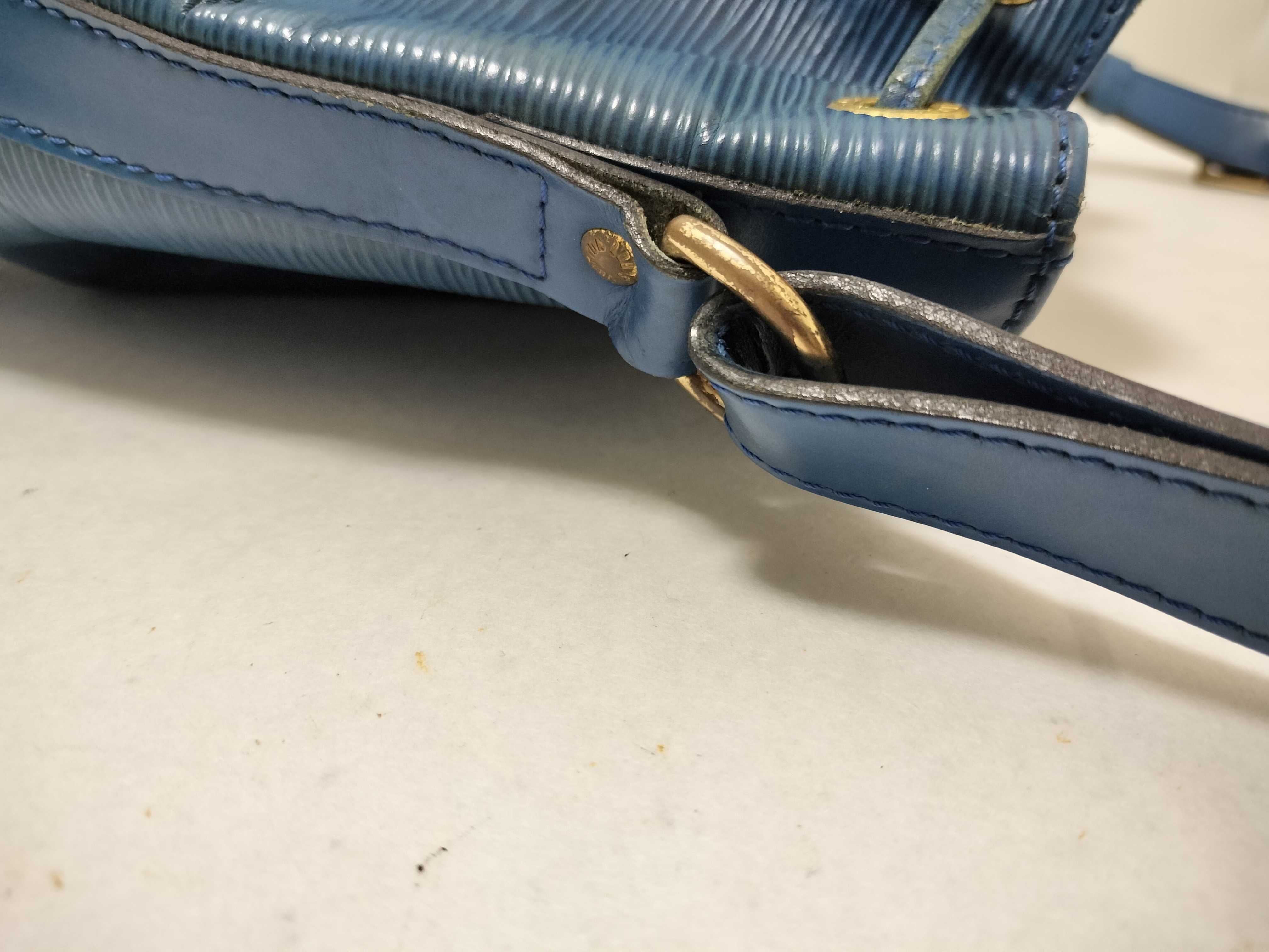 Epi Petit Noé Shoulder Bag — view 5