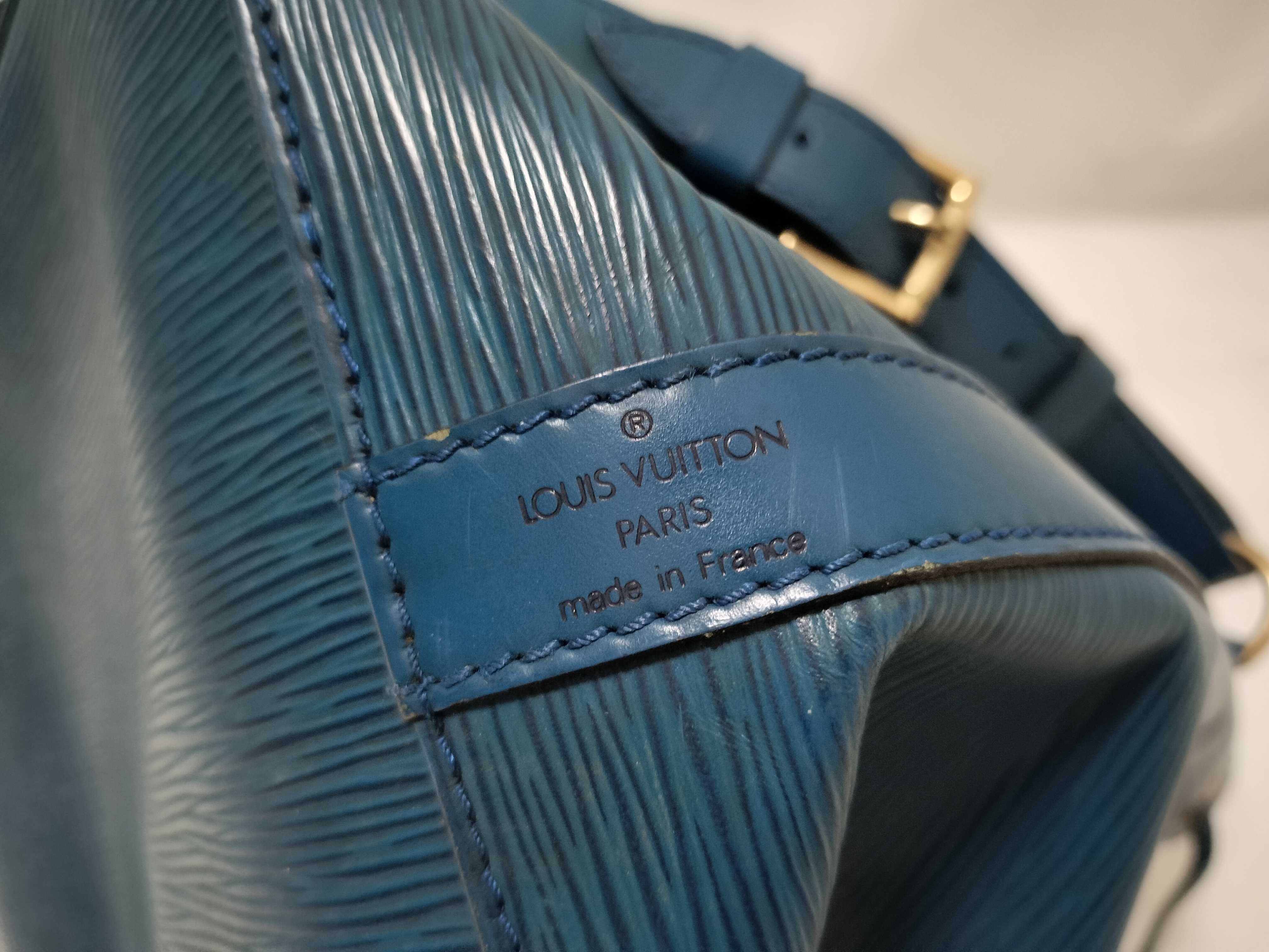 Epi Petit Noé Shoulder Bag — view 10