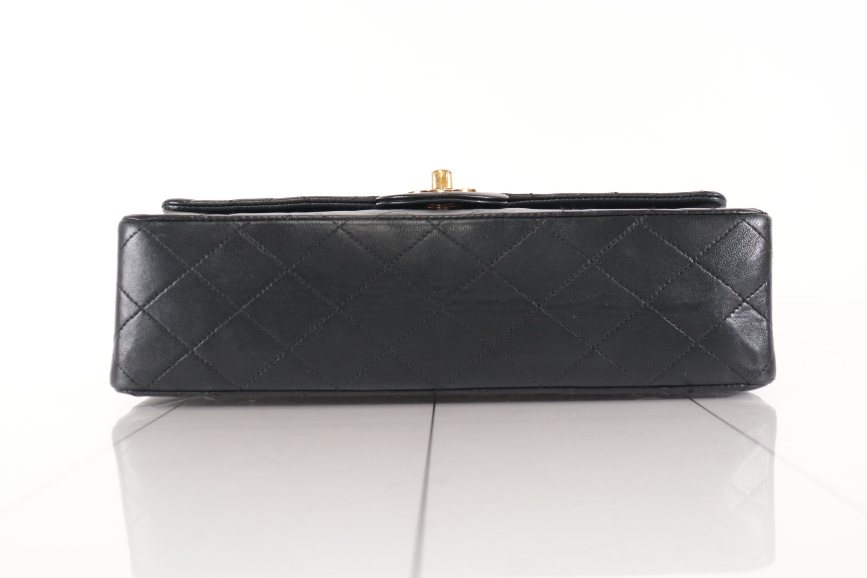 Double flap 25 Lambskin Chain Shoulder Bag, Series 0 — view 7