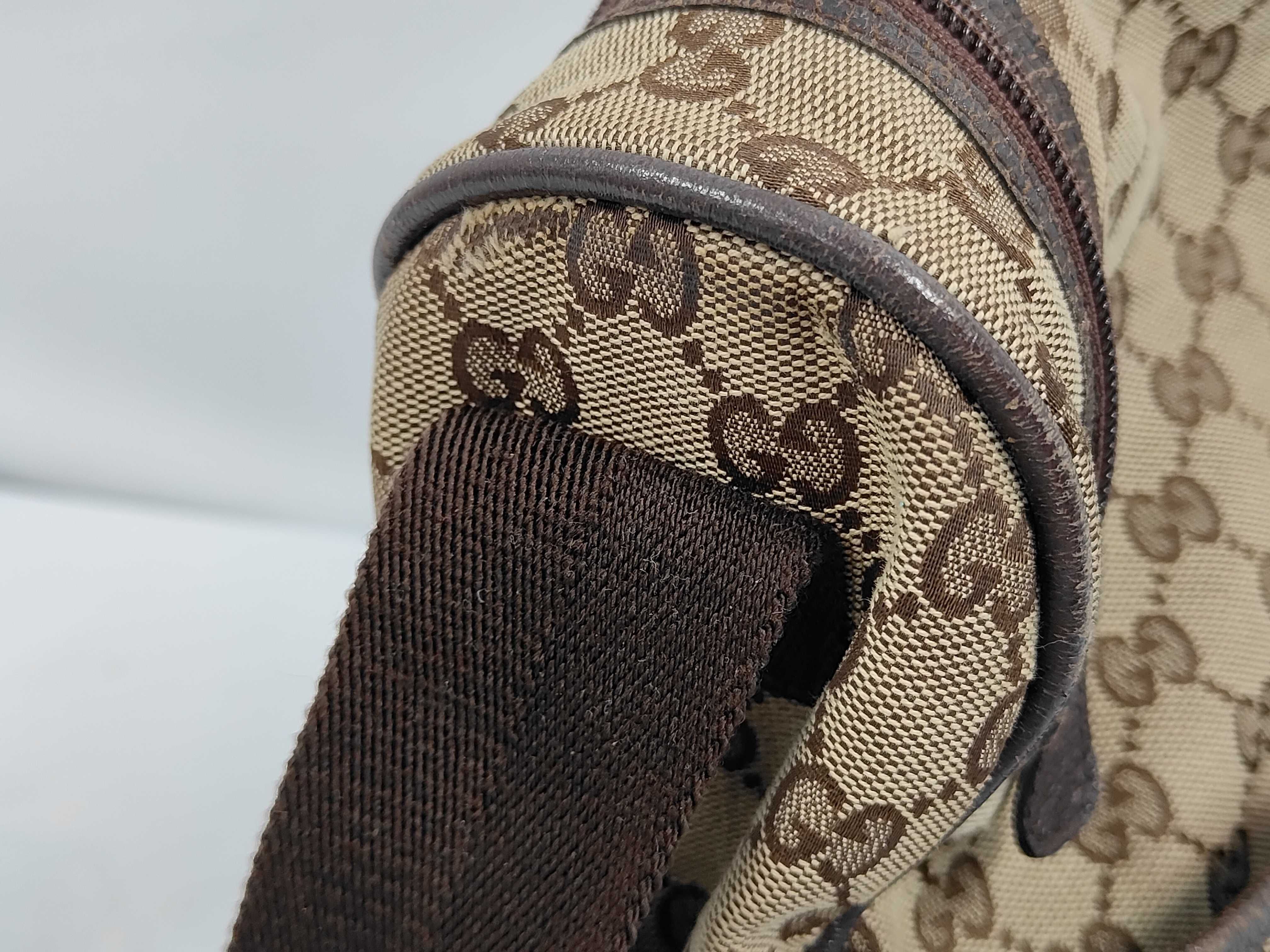 GG Canvas Shoulder Bag — view 7