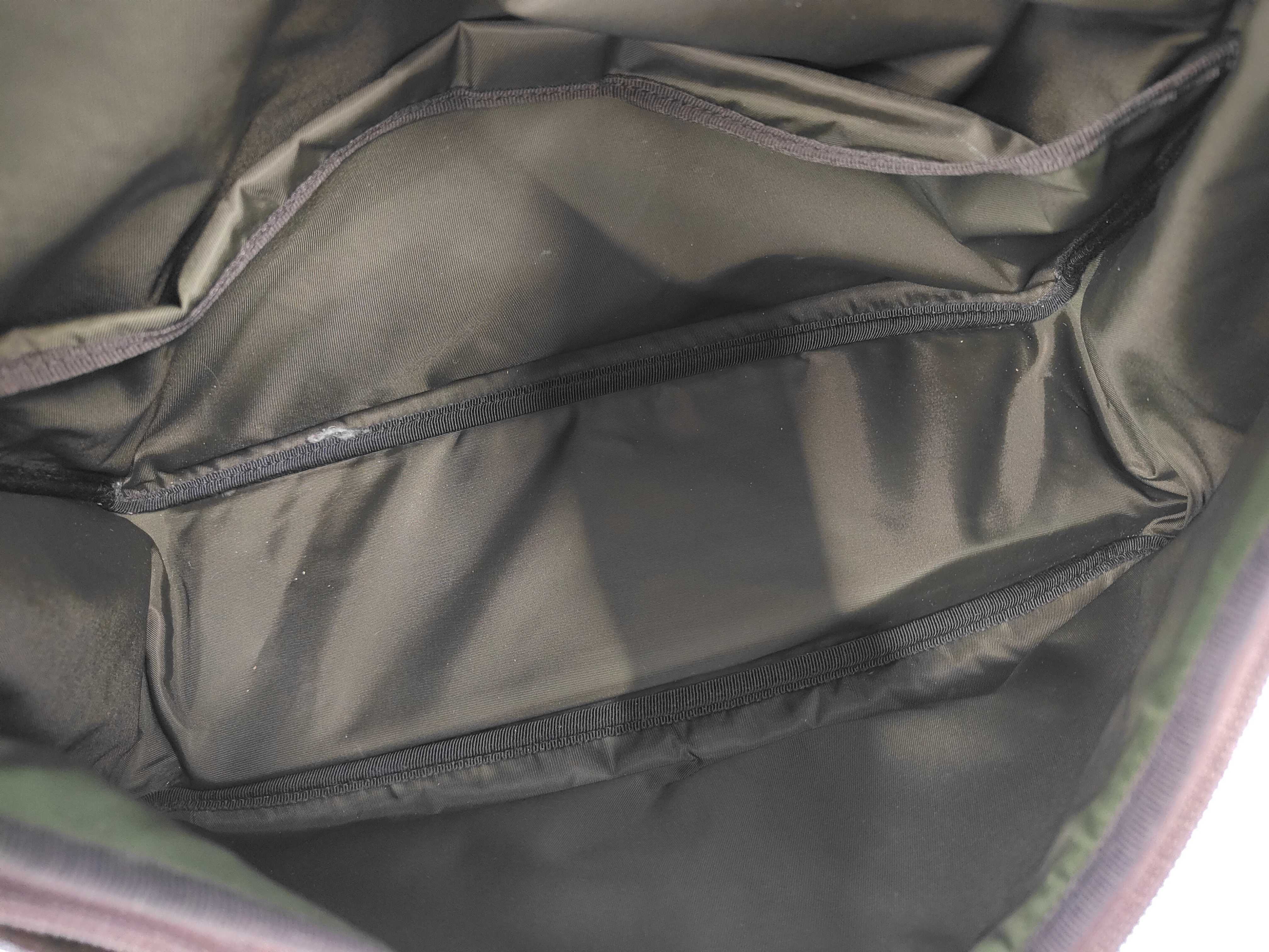 GG Canvas Shoulder Bag — view 9