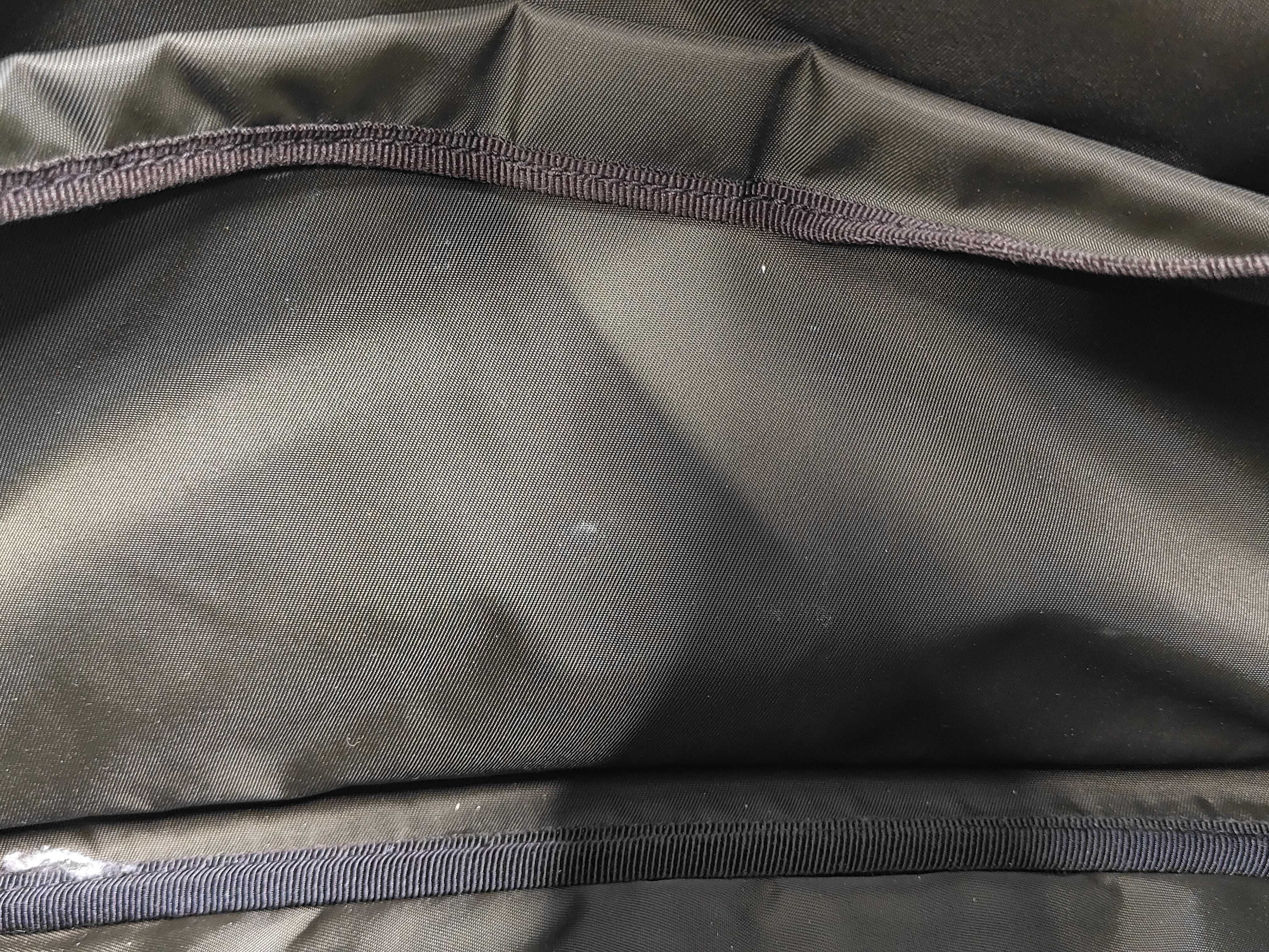 GG Canvas Shoulder Bag — view 10