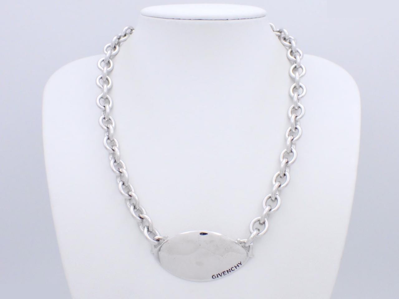 logo plate necklace, total length approximately 48 cm. — view 3