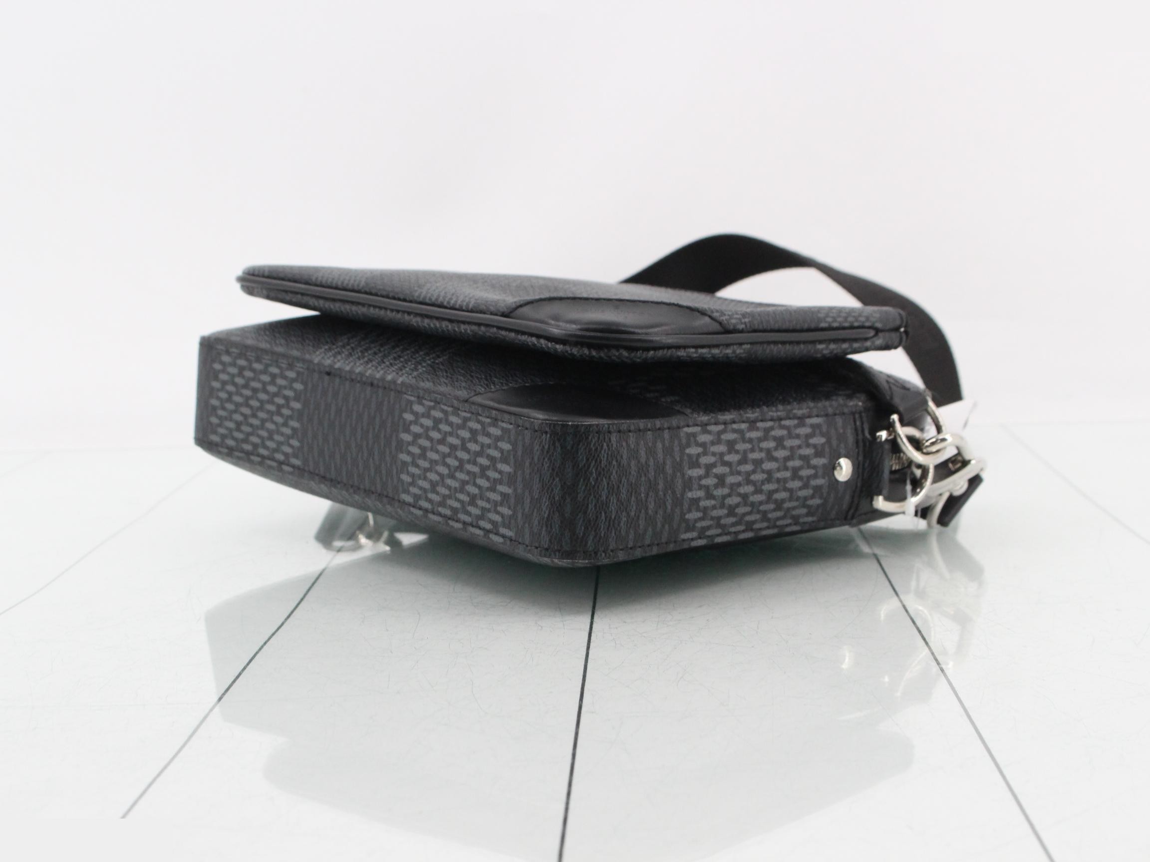 Damier Graphite 3D Trio Messenger Shoulder Bag with Case — view 6
